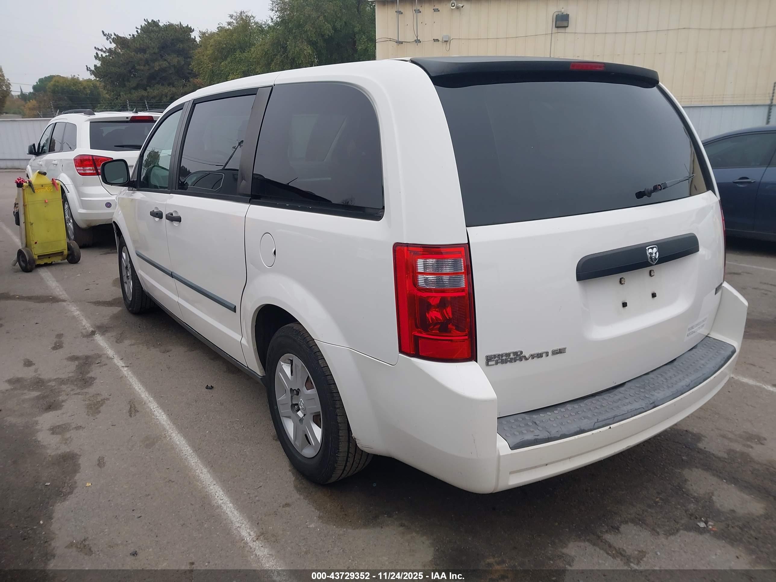DODGE GRAND image 3