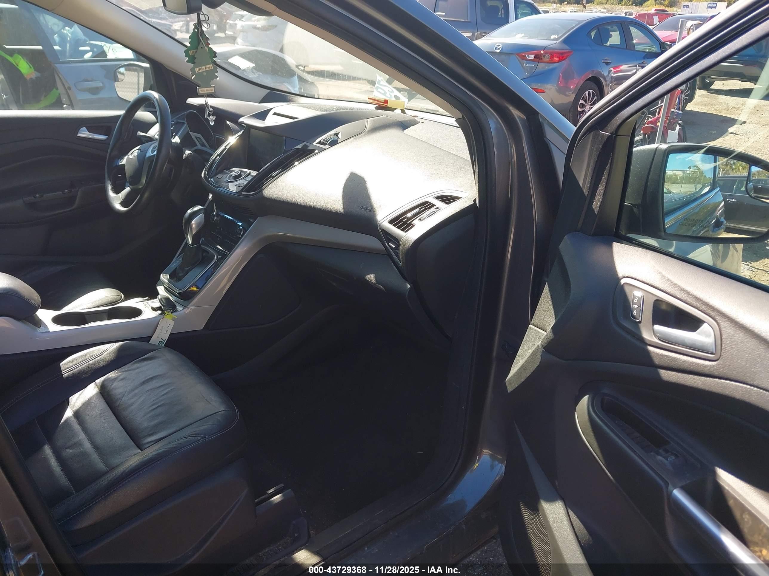 FORD ESCAPE image 5