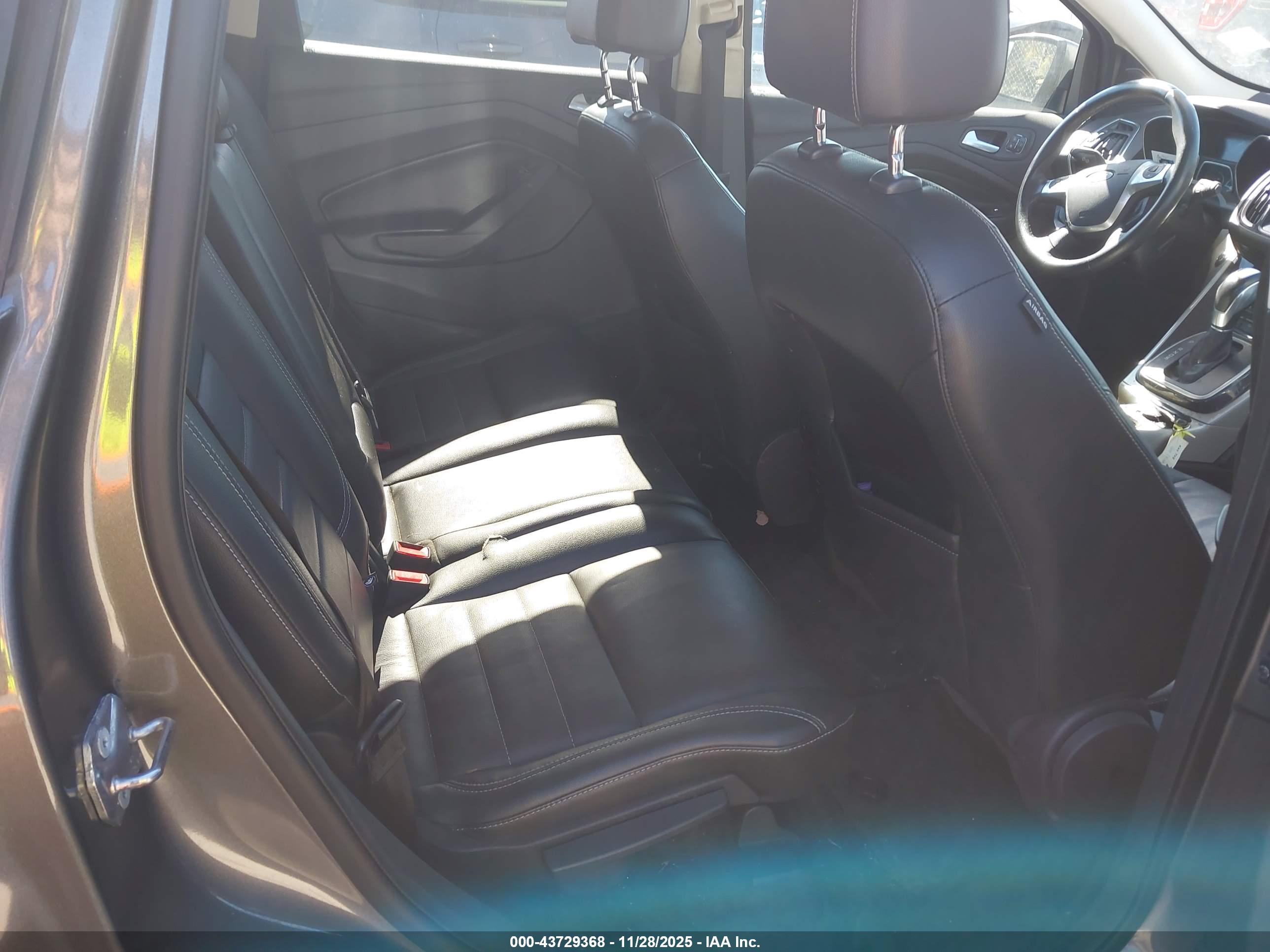 FORD ESCAPE image 8