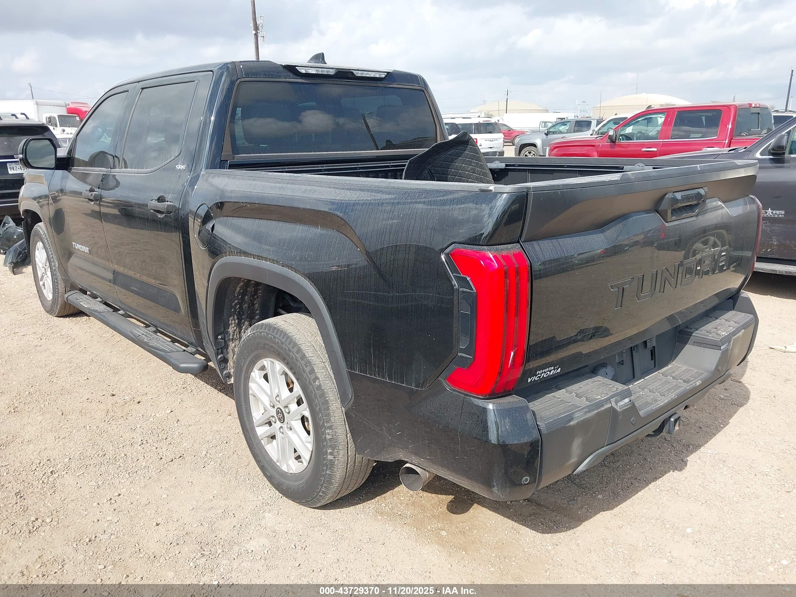 TOYOTA TUNDRA image 3