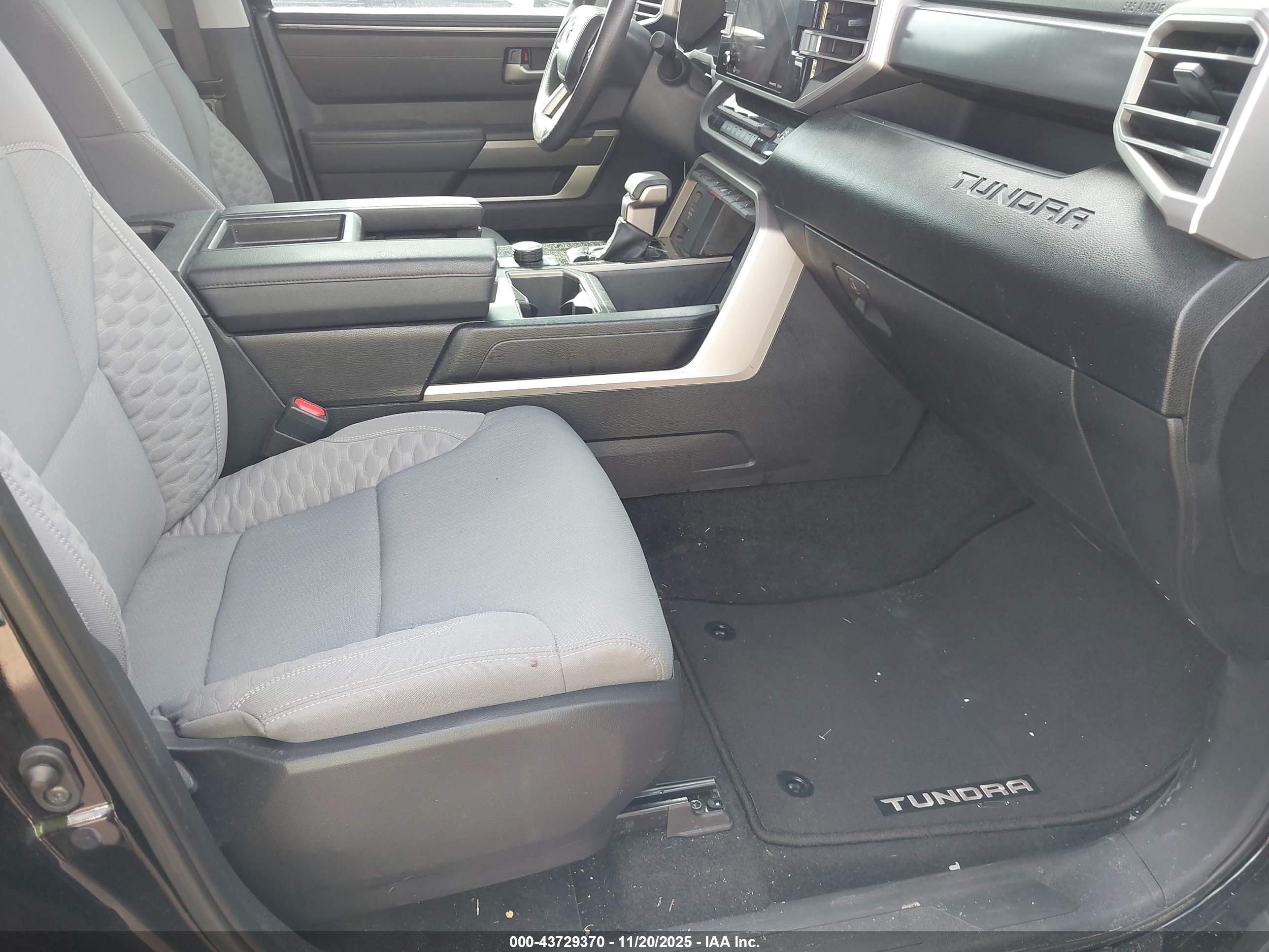 TOYOTA TUNDRA image 5