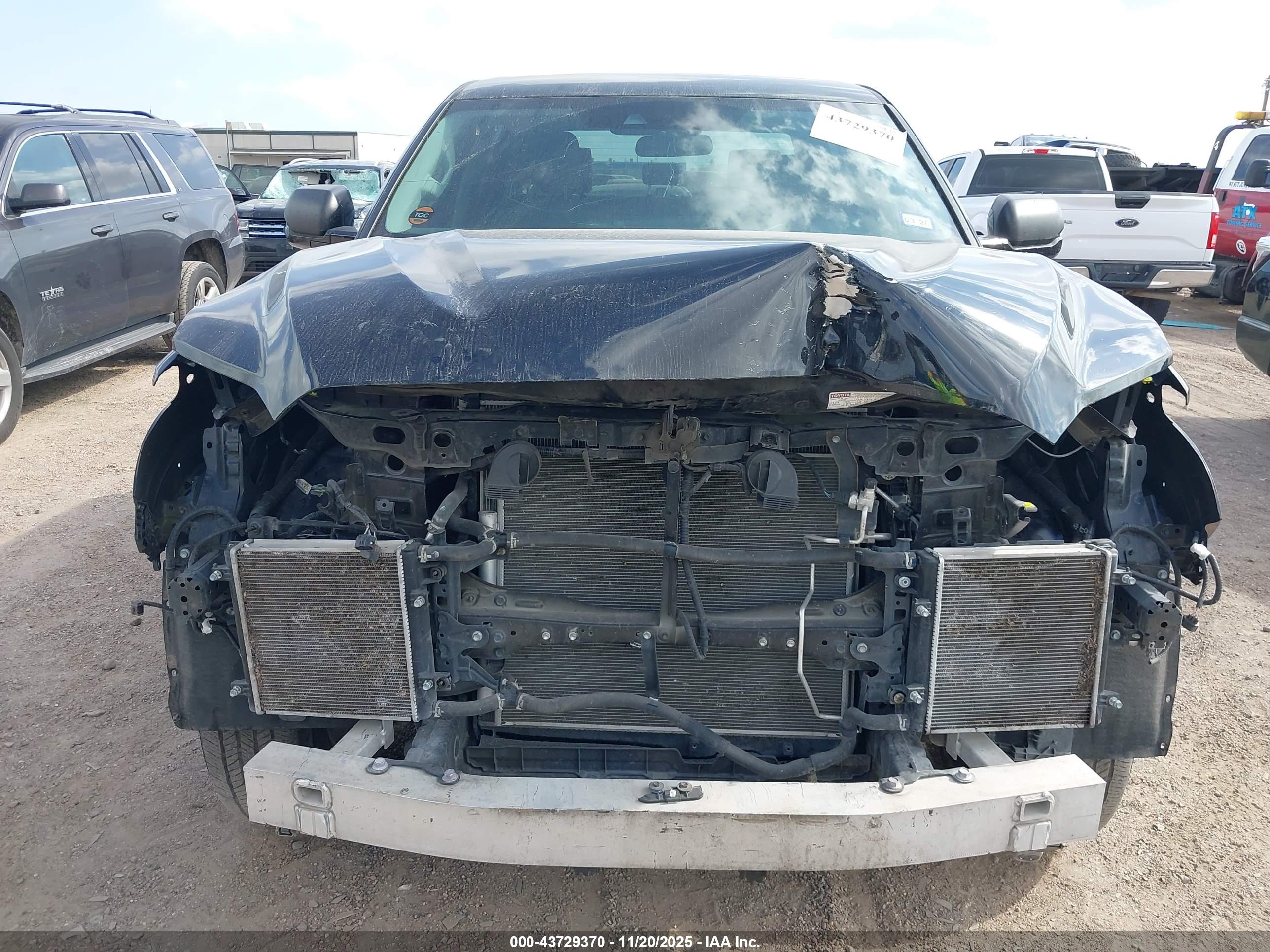 TOYOTA TUNDRA image 6