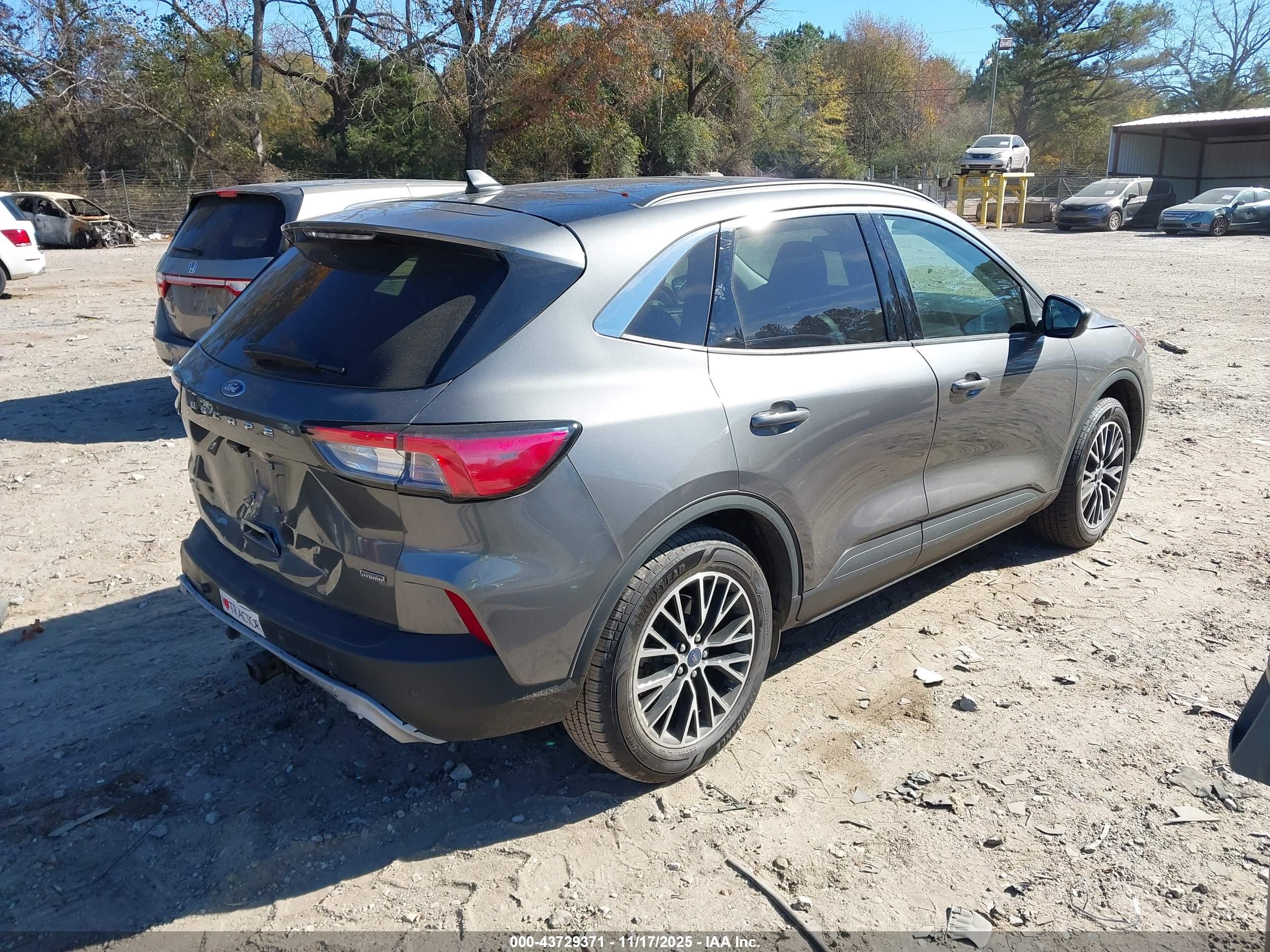 FORD ESCAPE image 4
