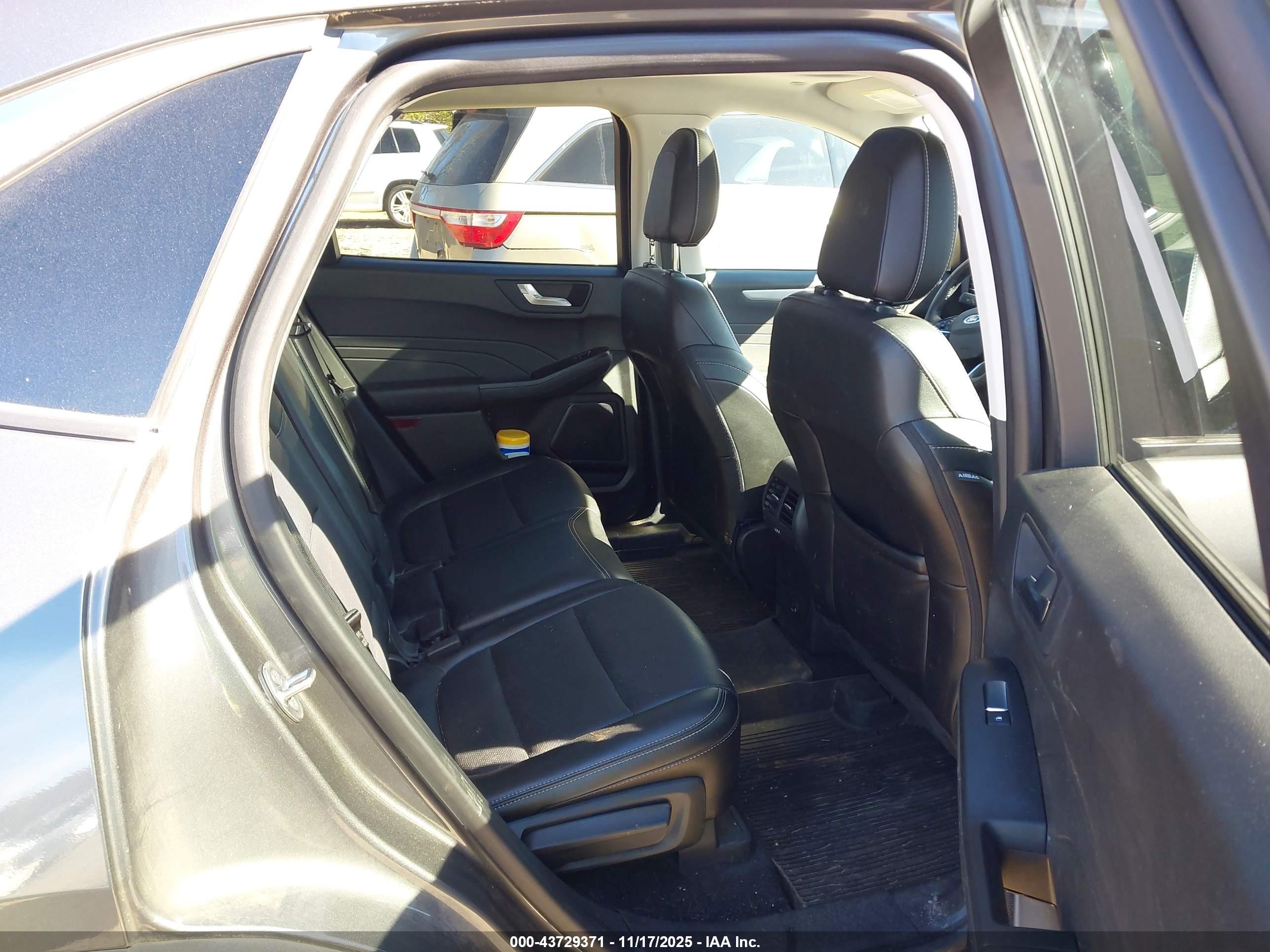 FORD ESCAPE image 8