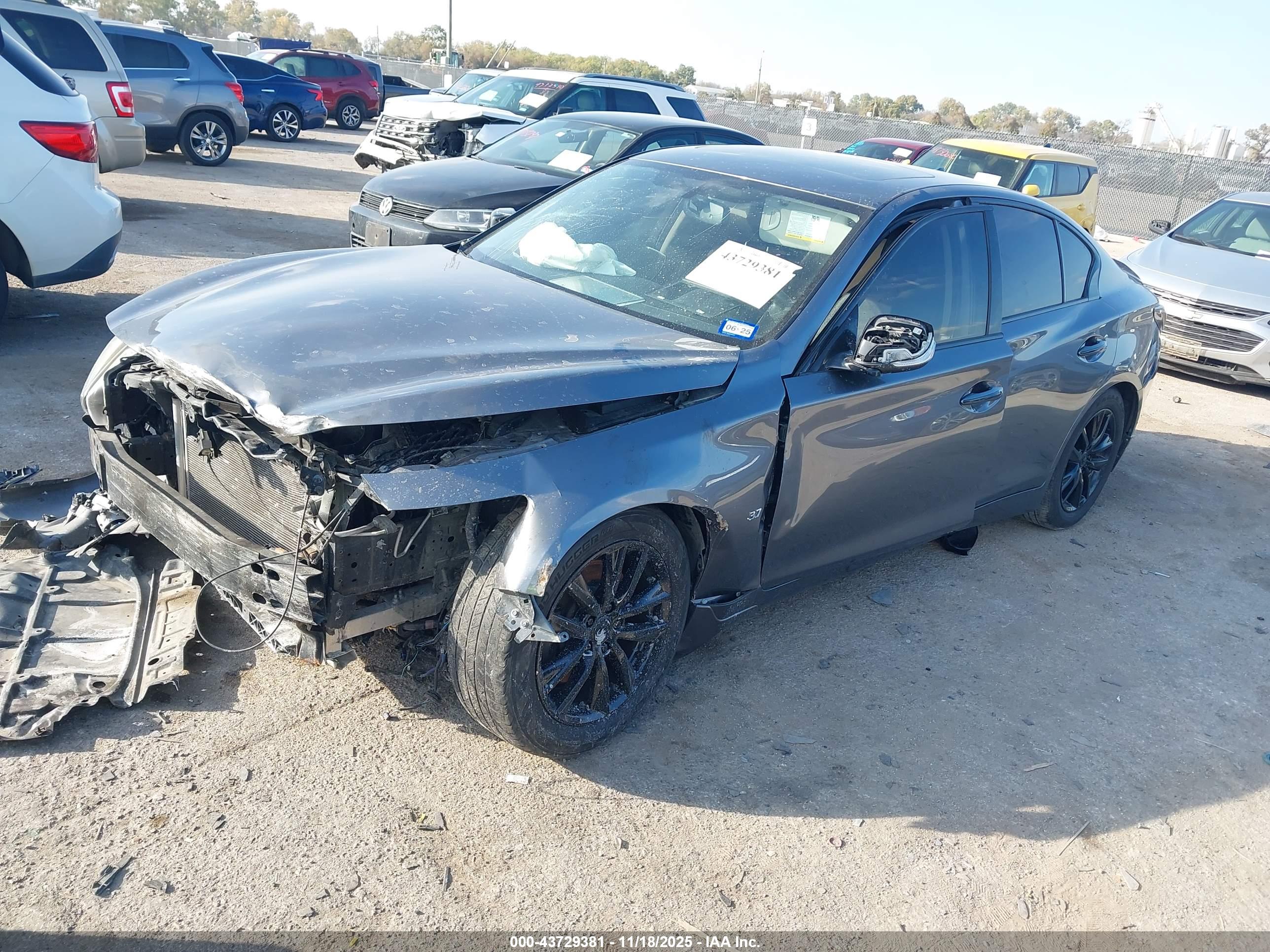 INFINITI Q50 image 2