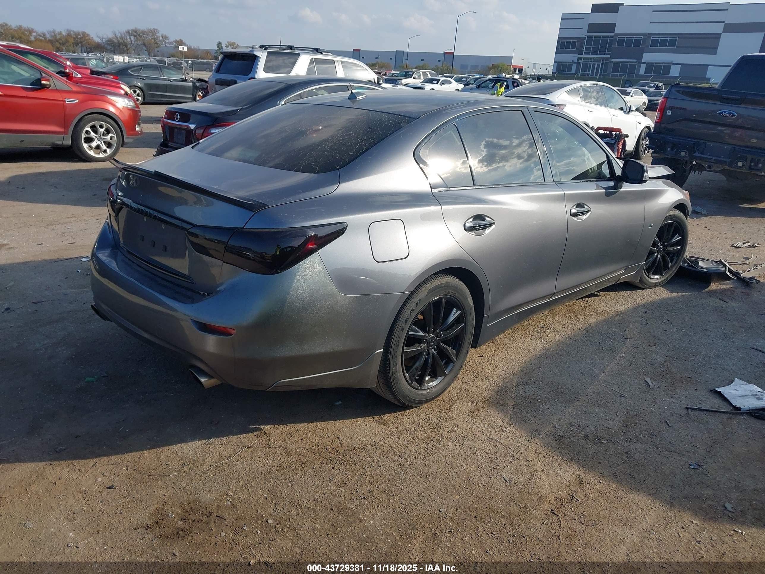 INFINITI Q50 image 4