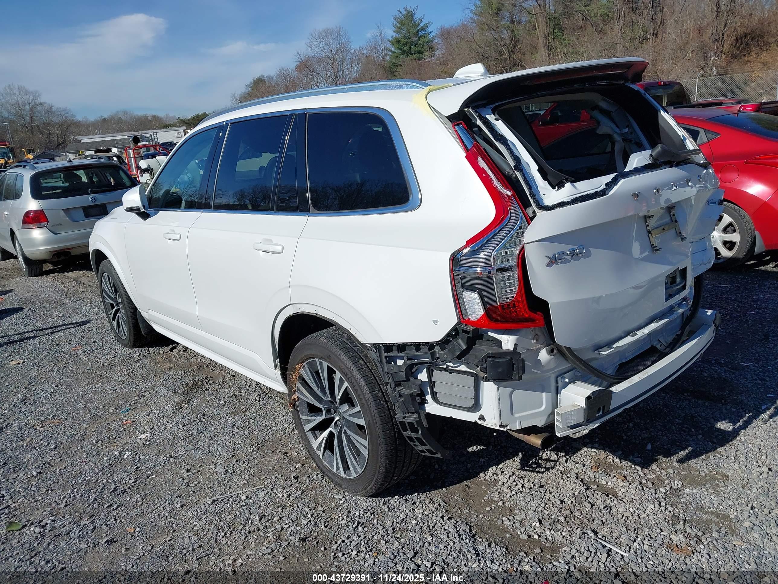 VOLVO XC90 image 3