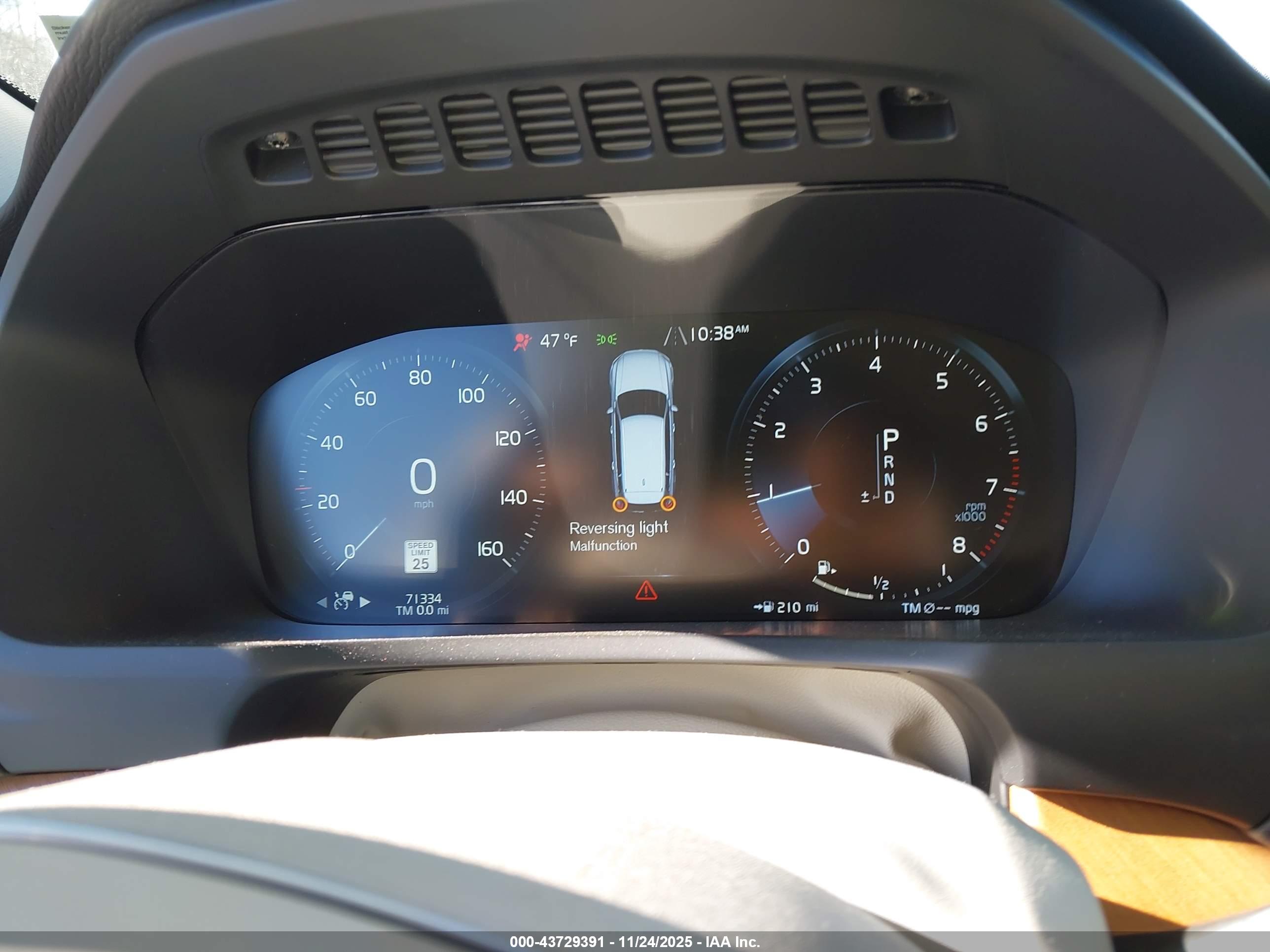 VOLVO XC90 image 7