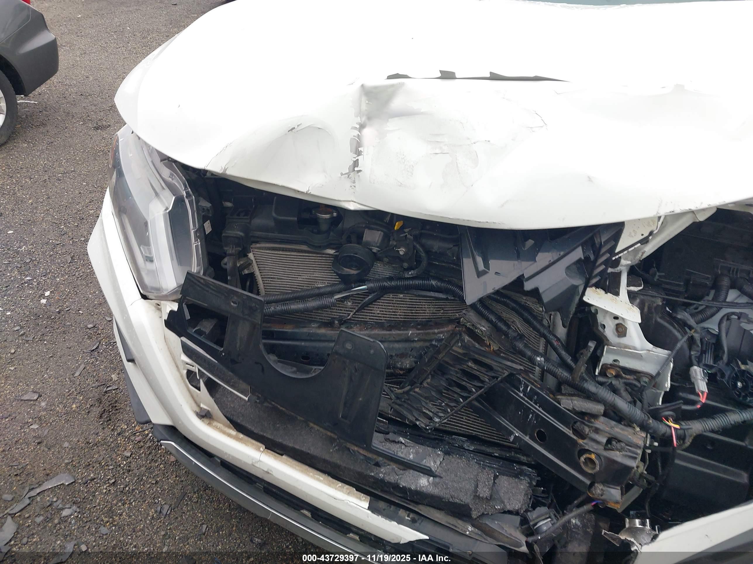 NISSAN ROGUE image 6