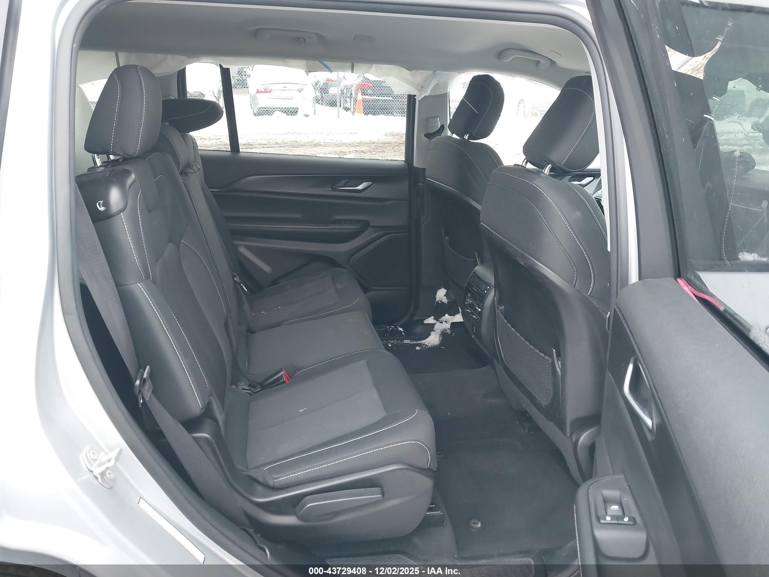 JEEP GRAND image 8