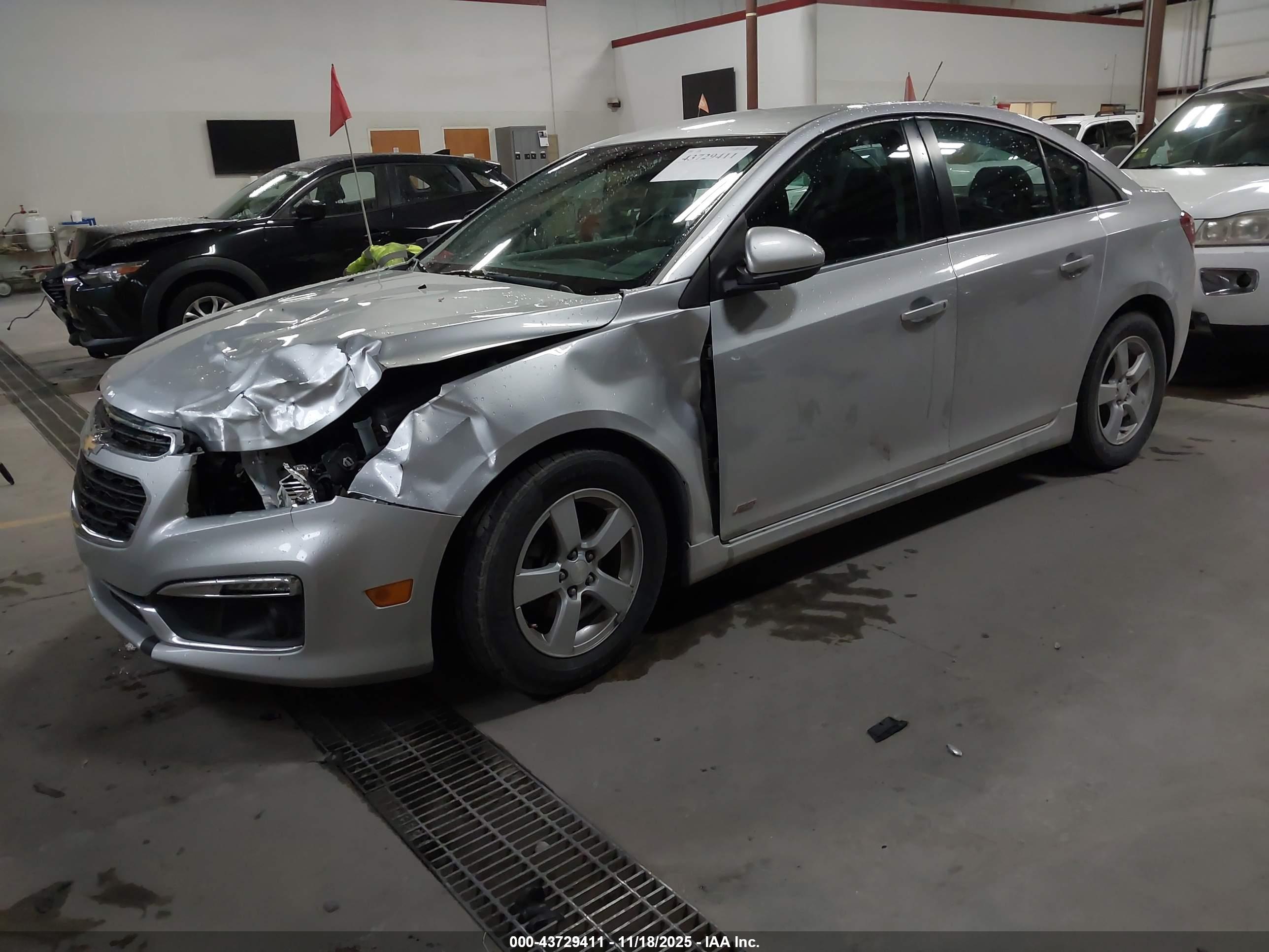 CHEVROLET CRUZE image 2