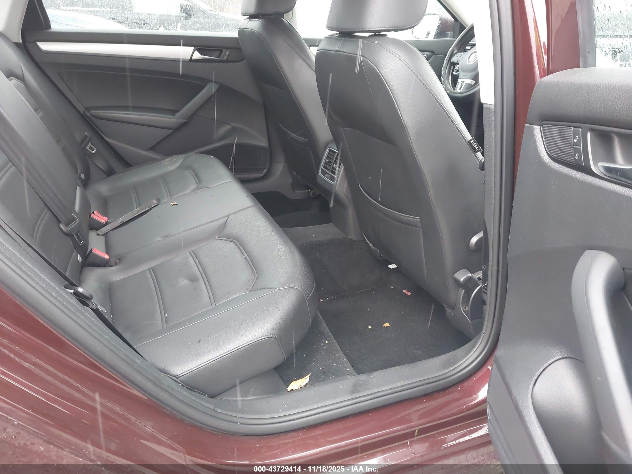 VOLKSWAGEN PASSAT image 8