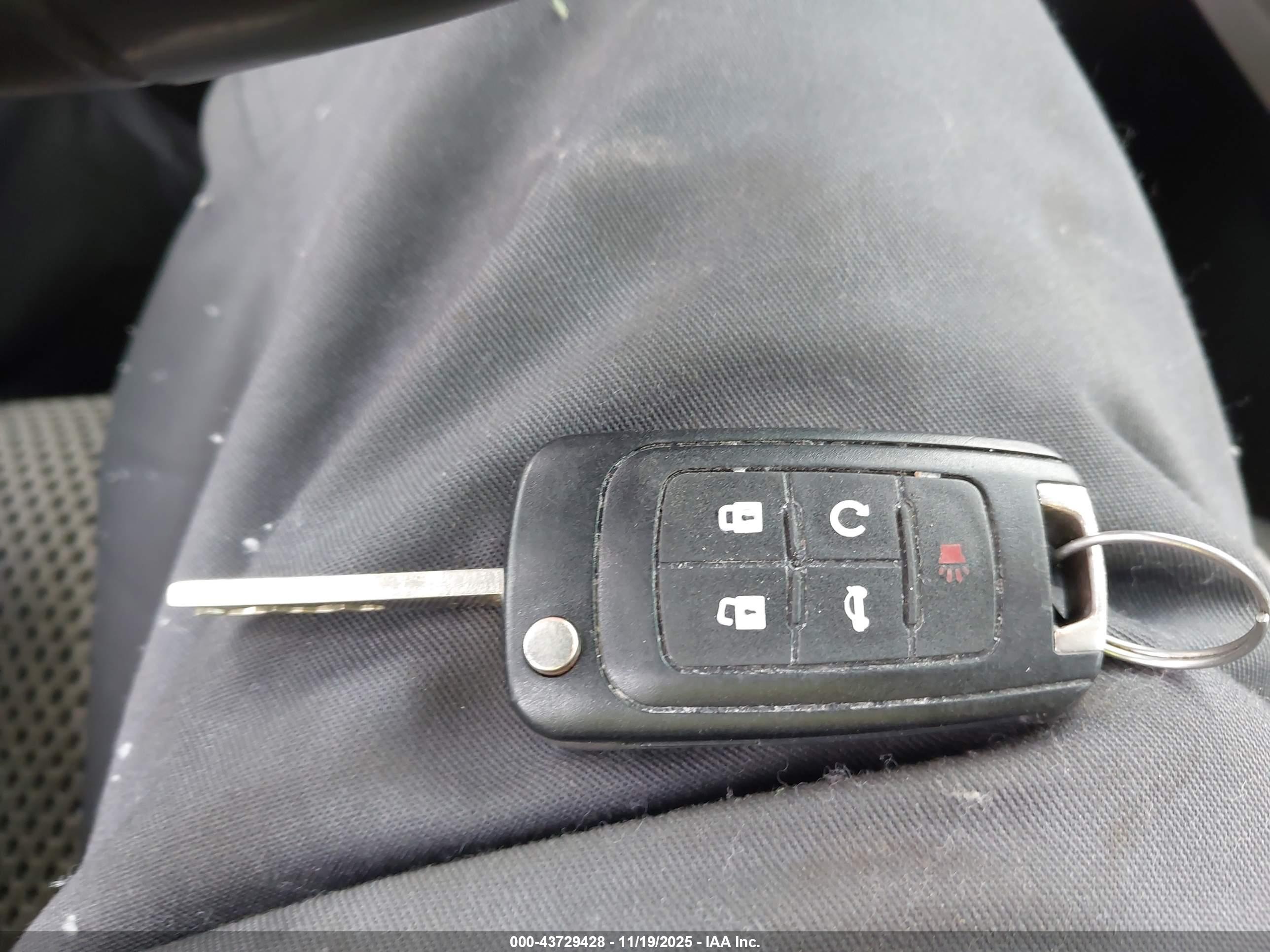 CHEVROLET EQUINOX image 11
