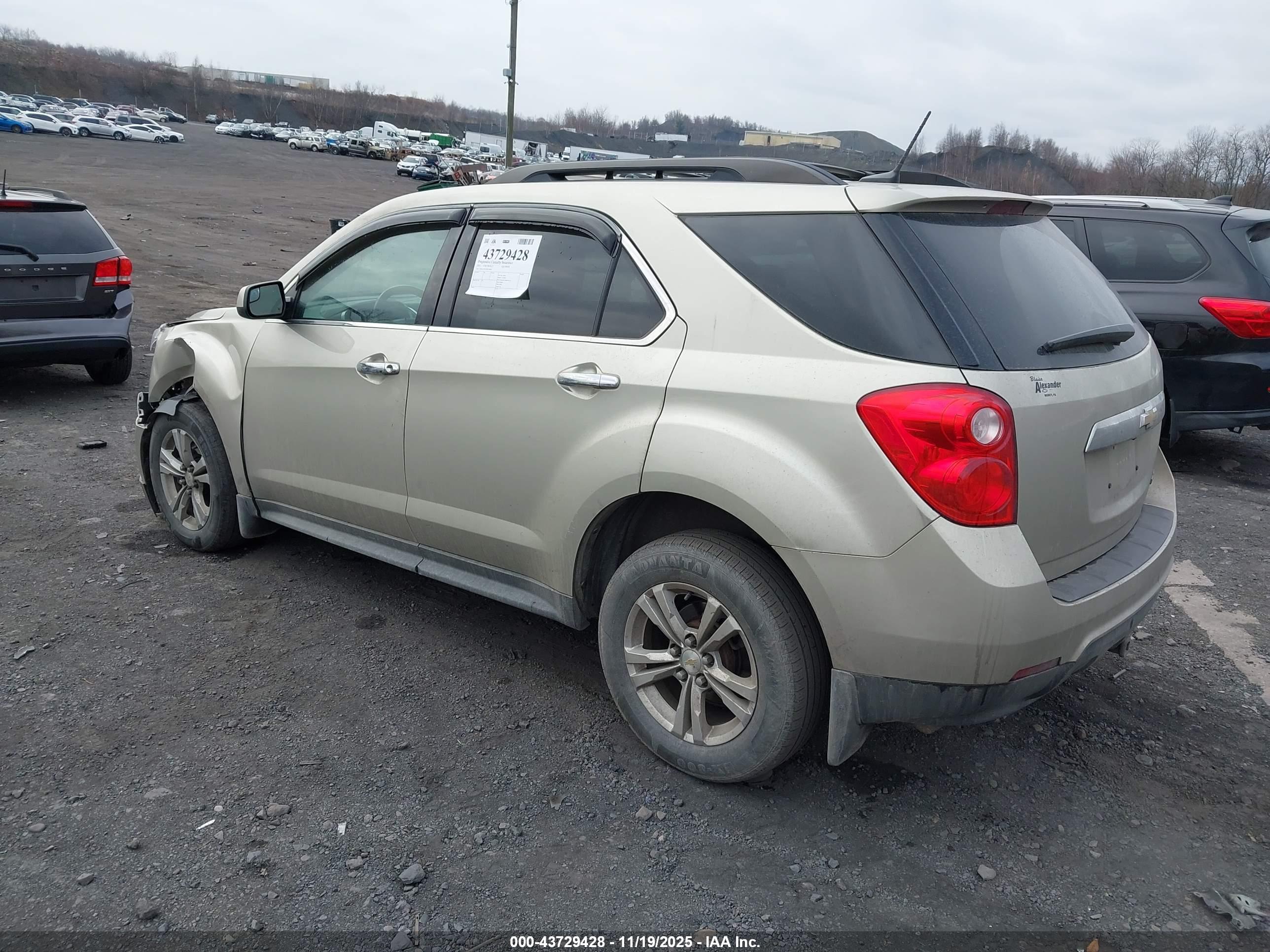 CHEVROLET EQUINOX image 3