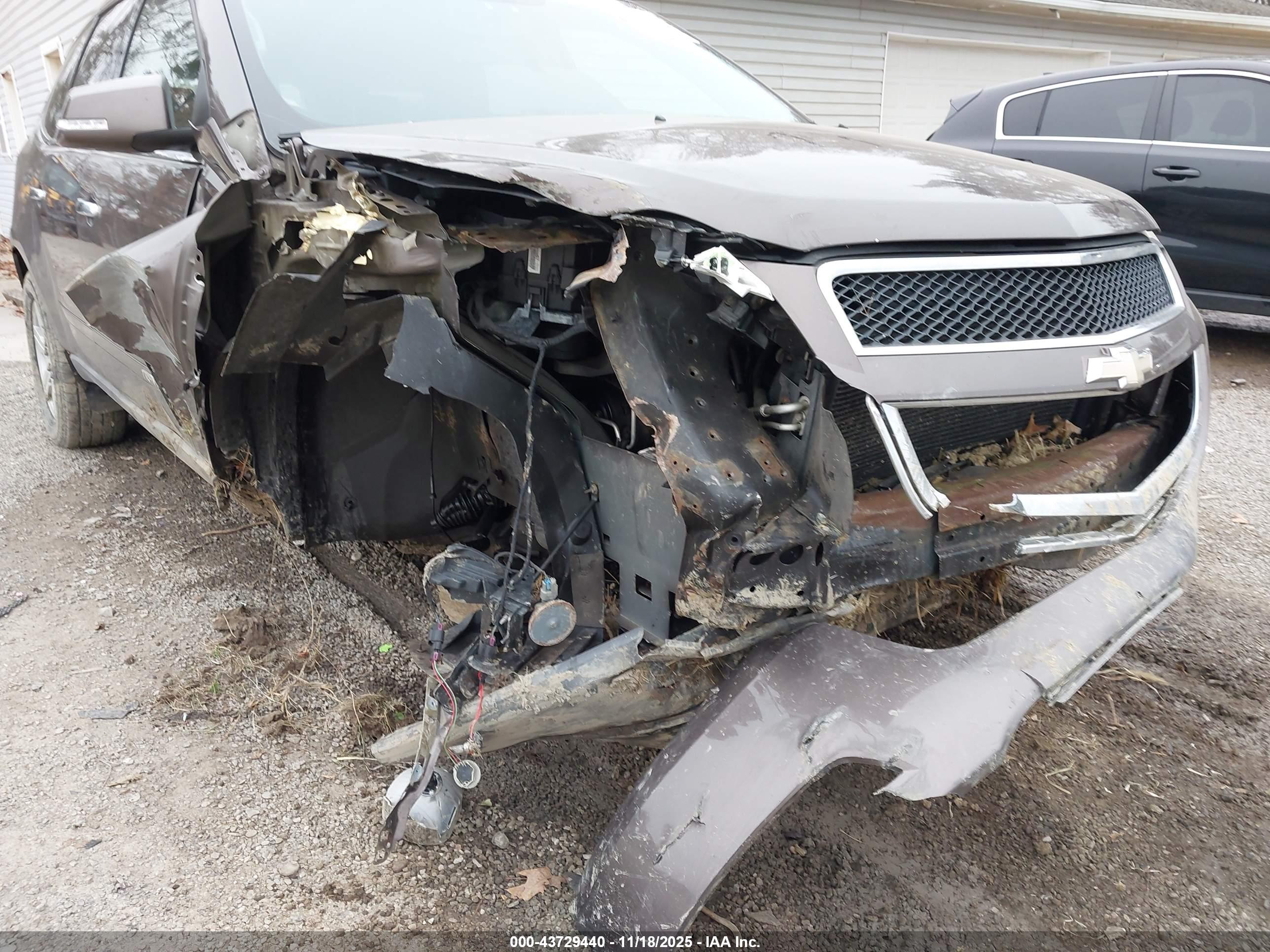 CHEVROLET TRAVERSE image 6
