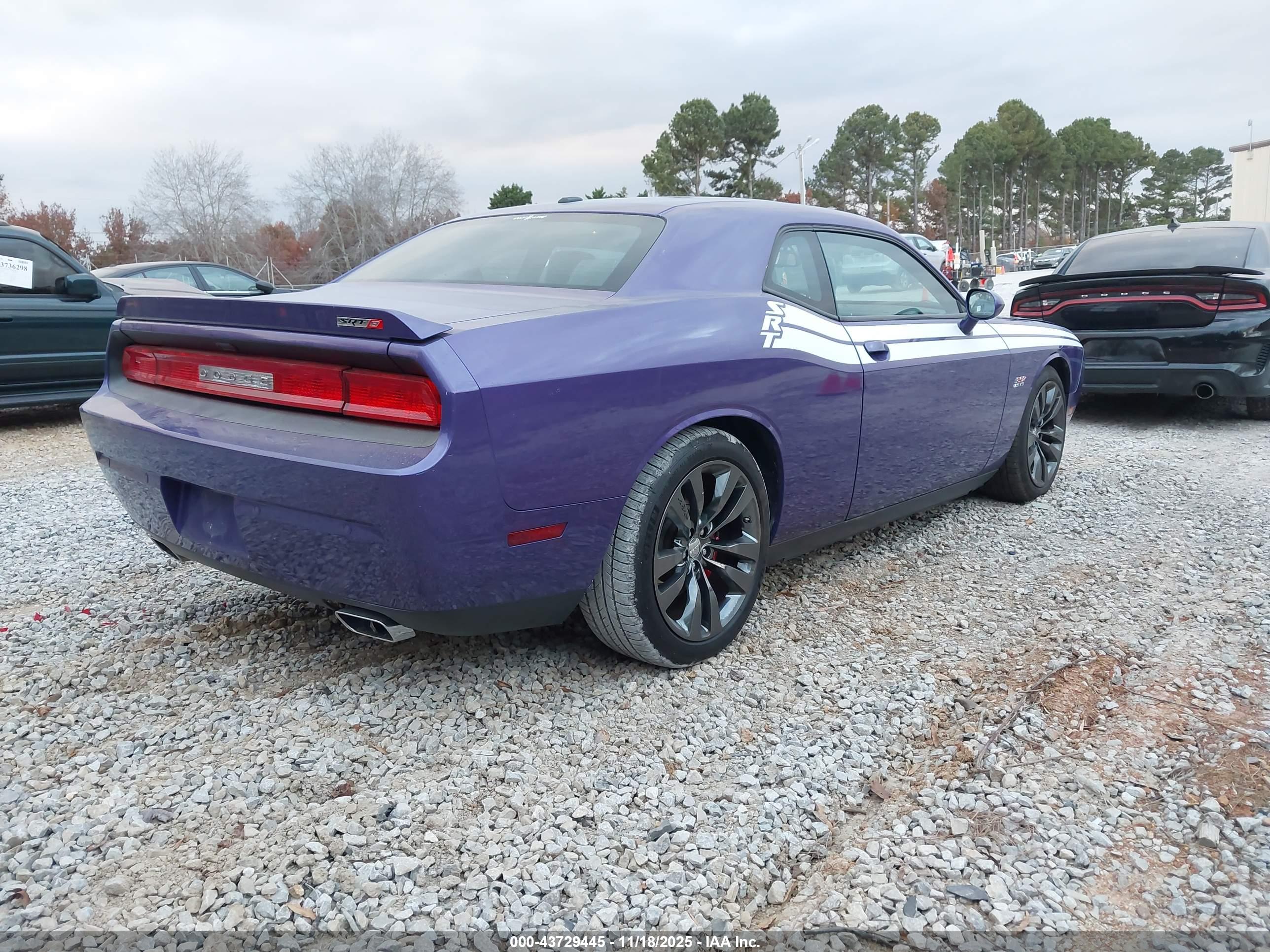 DODGE CHALLENGER image 4
