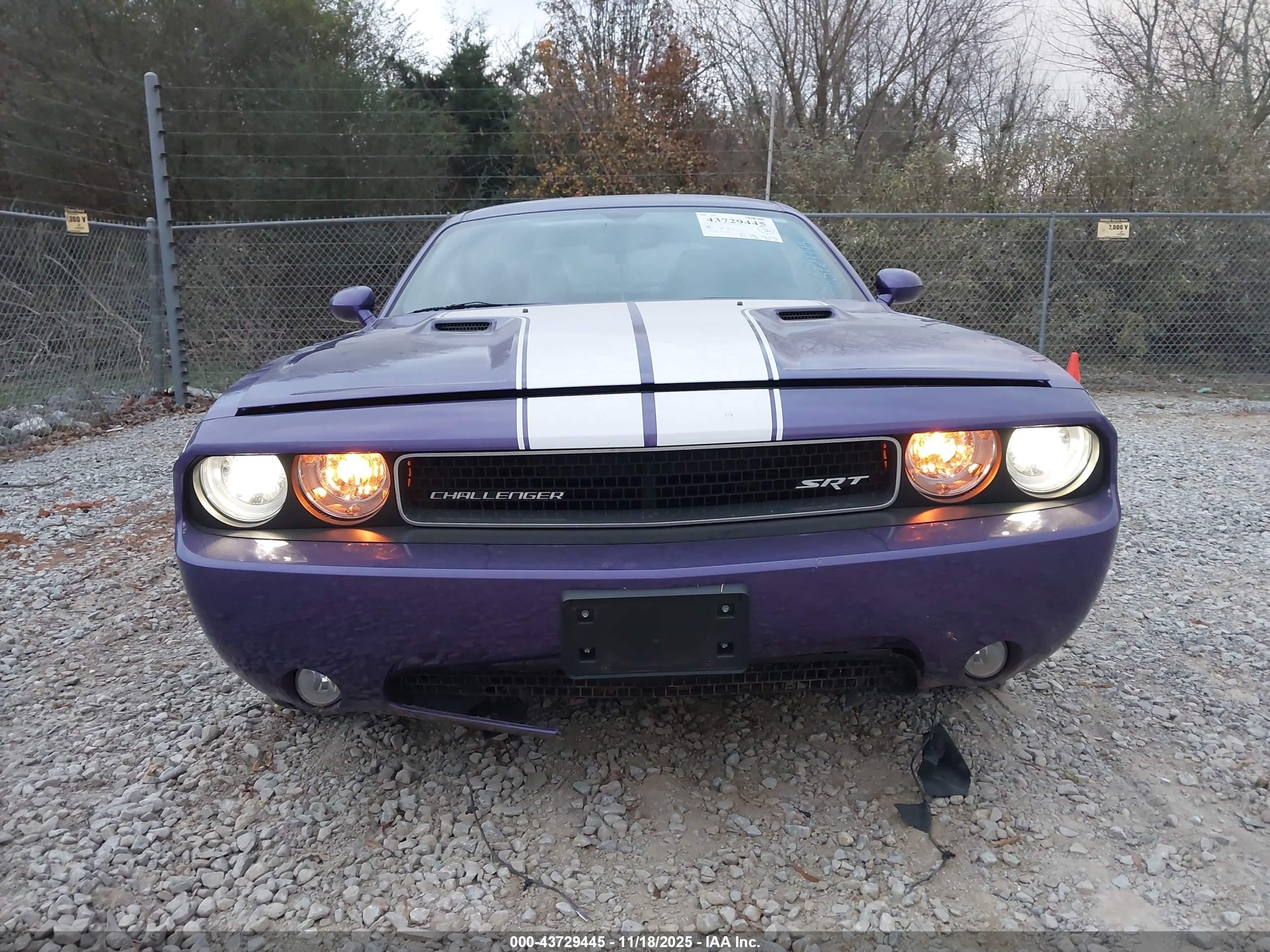 DODGE CHALLENGER image 6