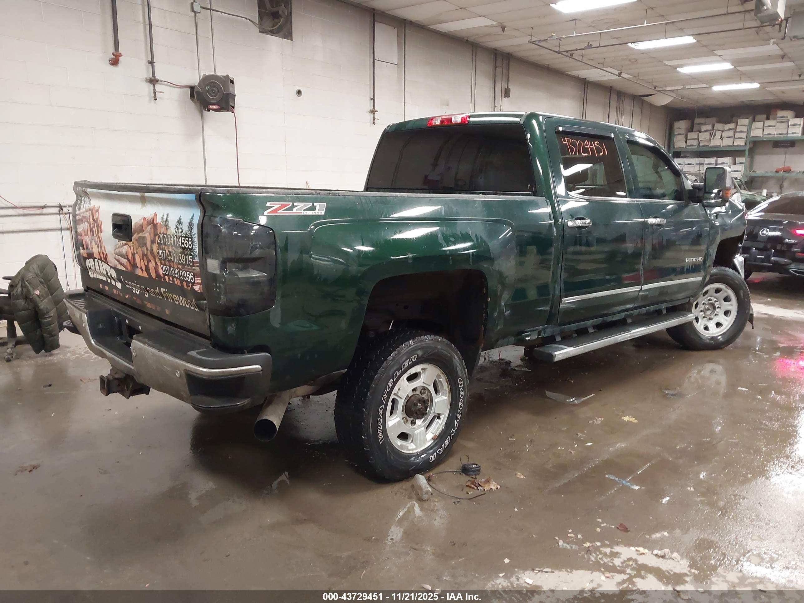 CHEVROLET SILVERADO image 4