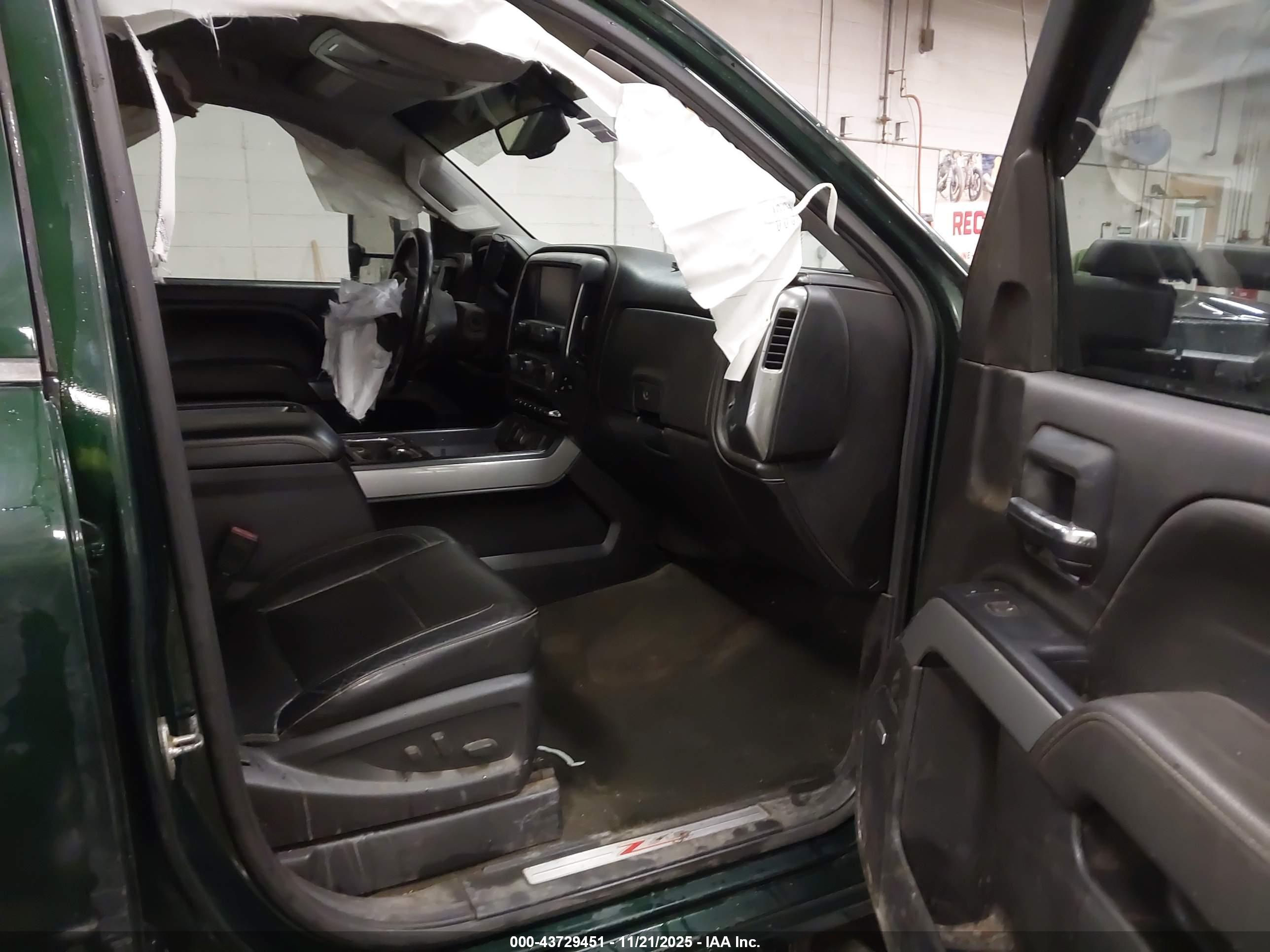 CHEVROLET SILVERADO image 5