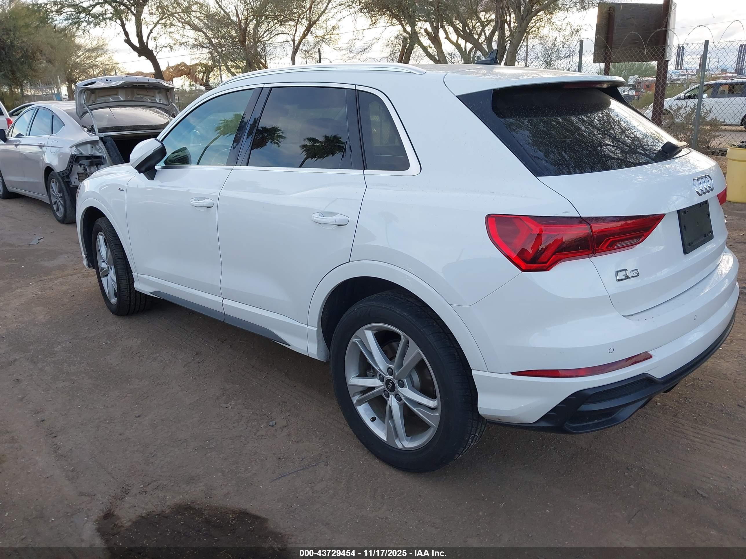 AUDI Q3 image 3