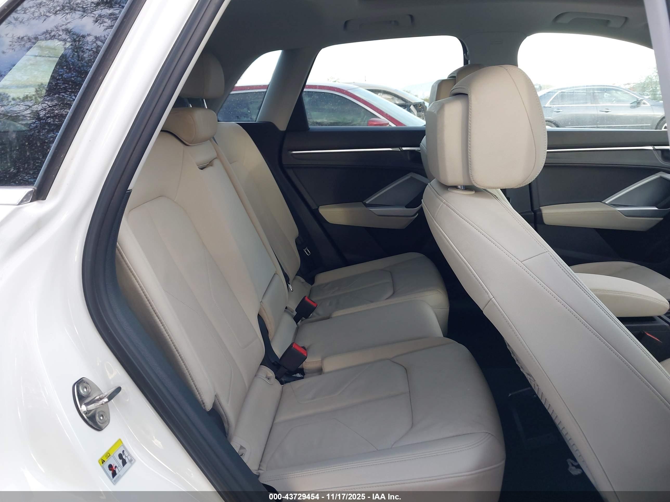 AUDI Q3 image 8