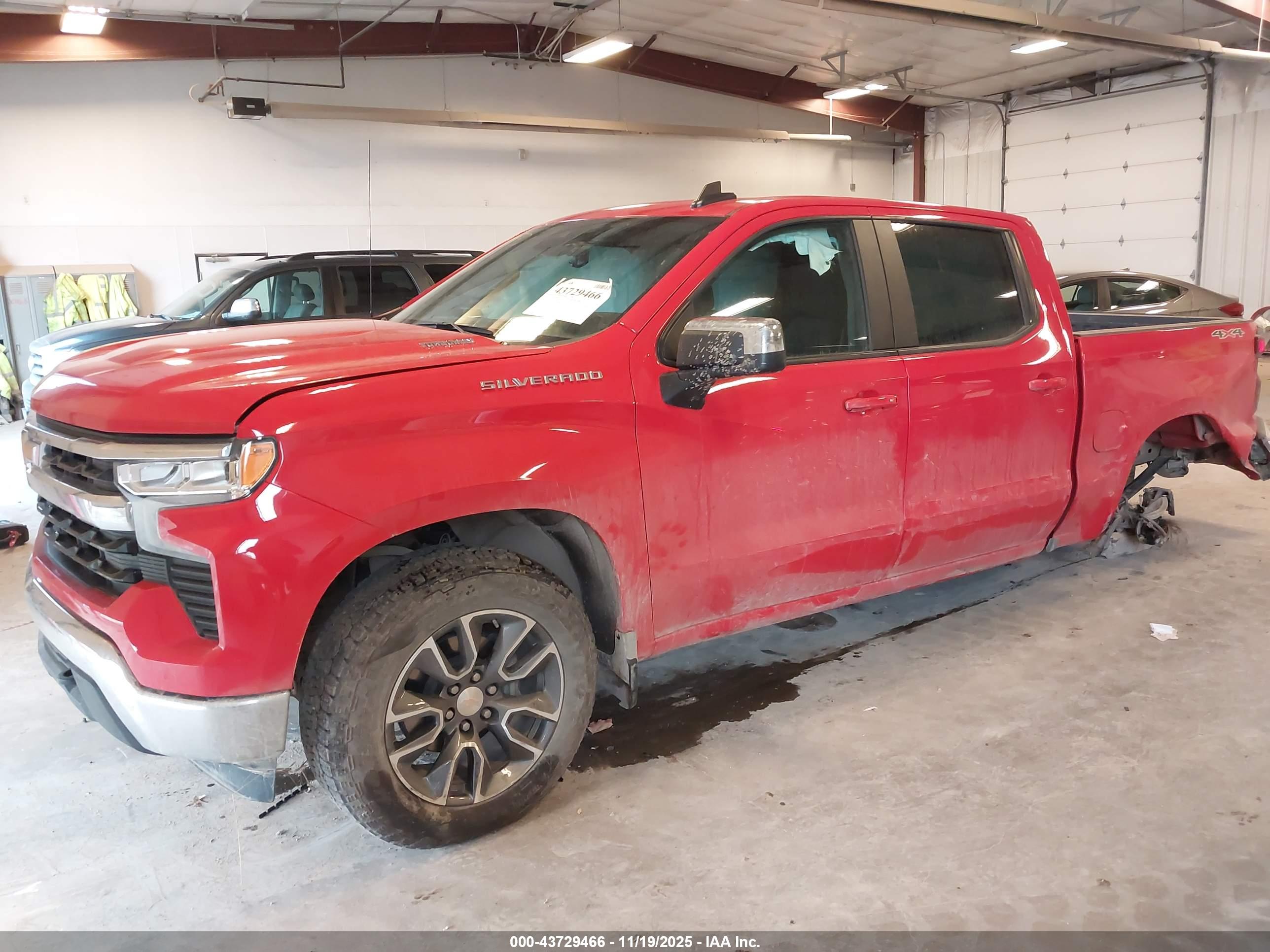 CHEVROLET SILVERADO image 2