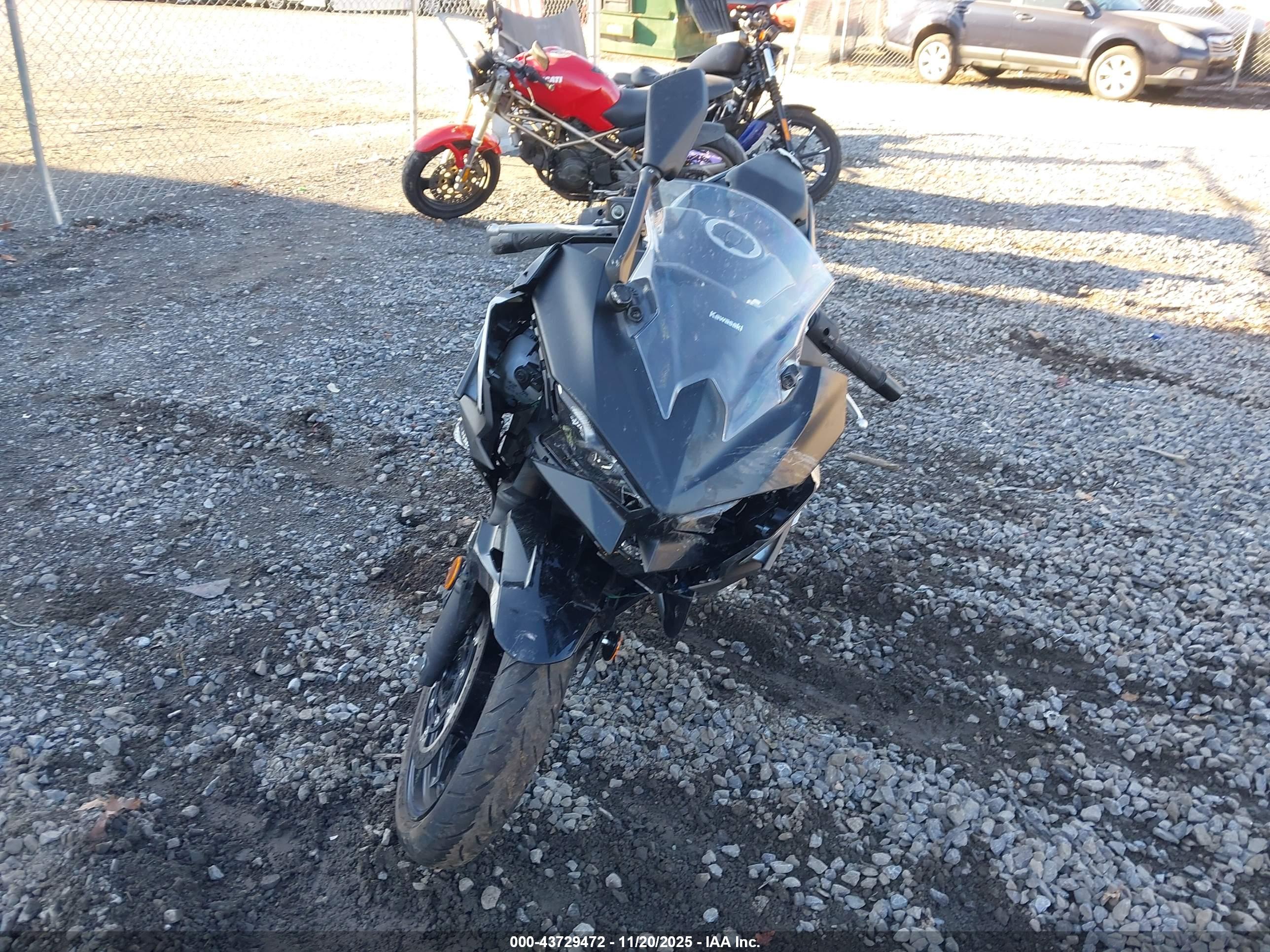 KAWASAKI EX500 image 5