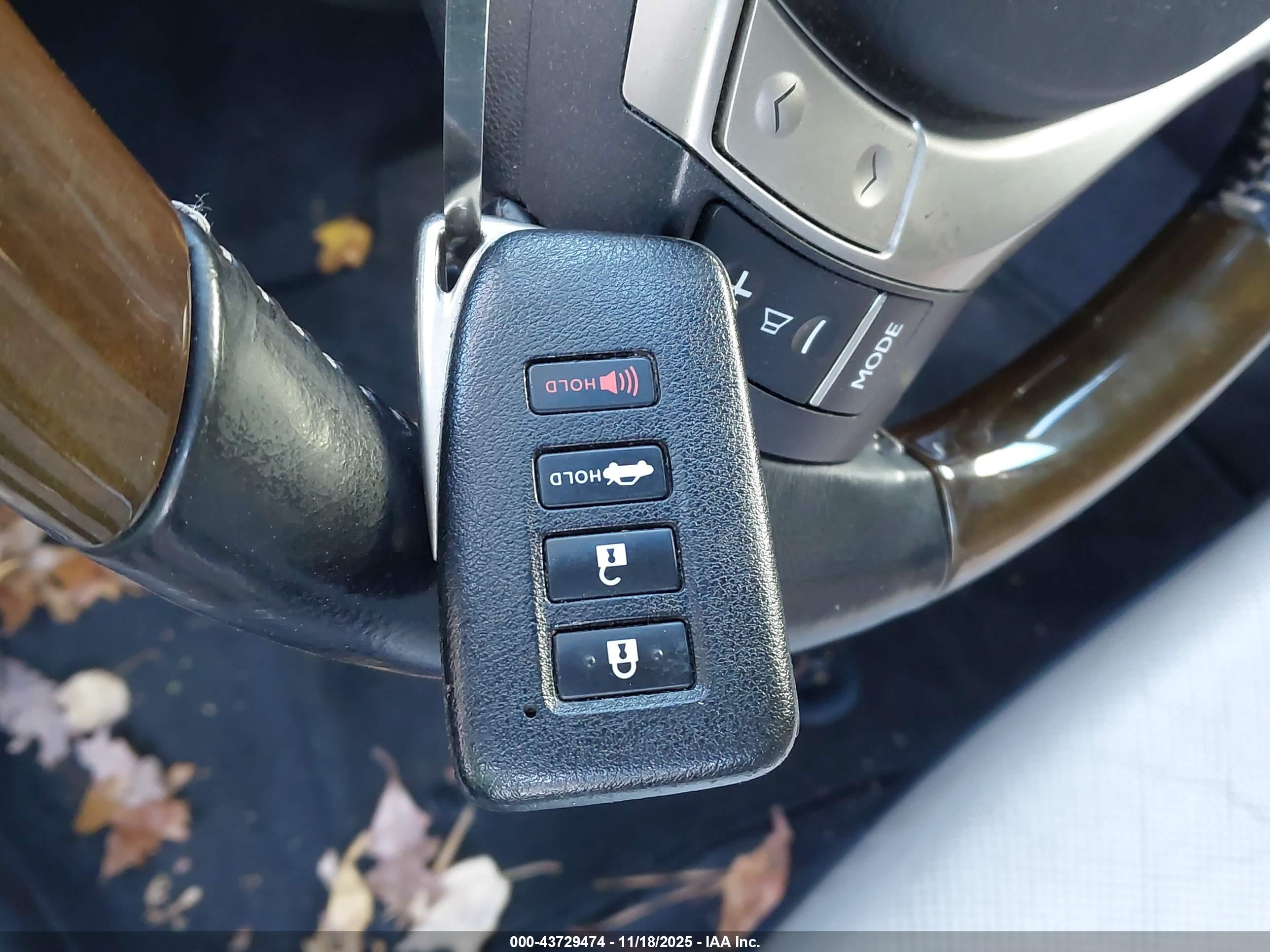 LEXUS ES image 11