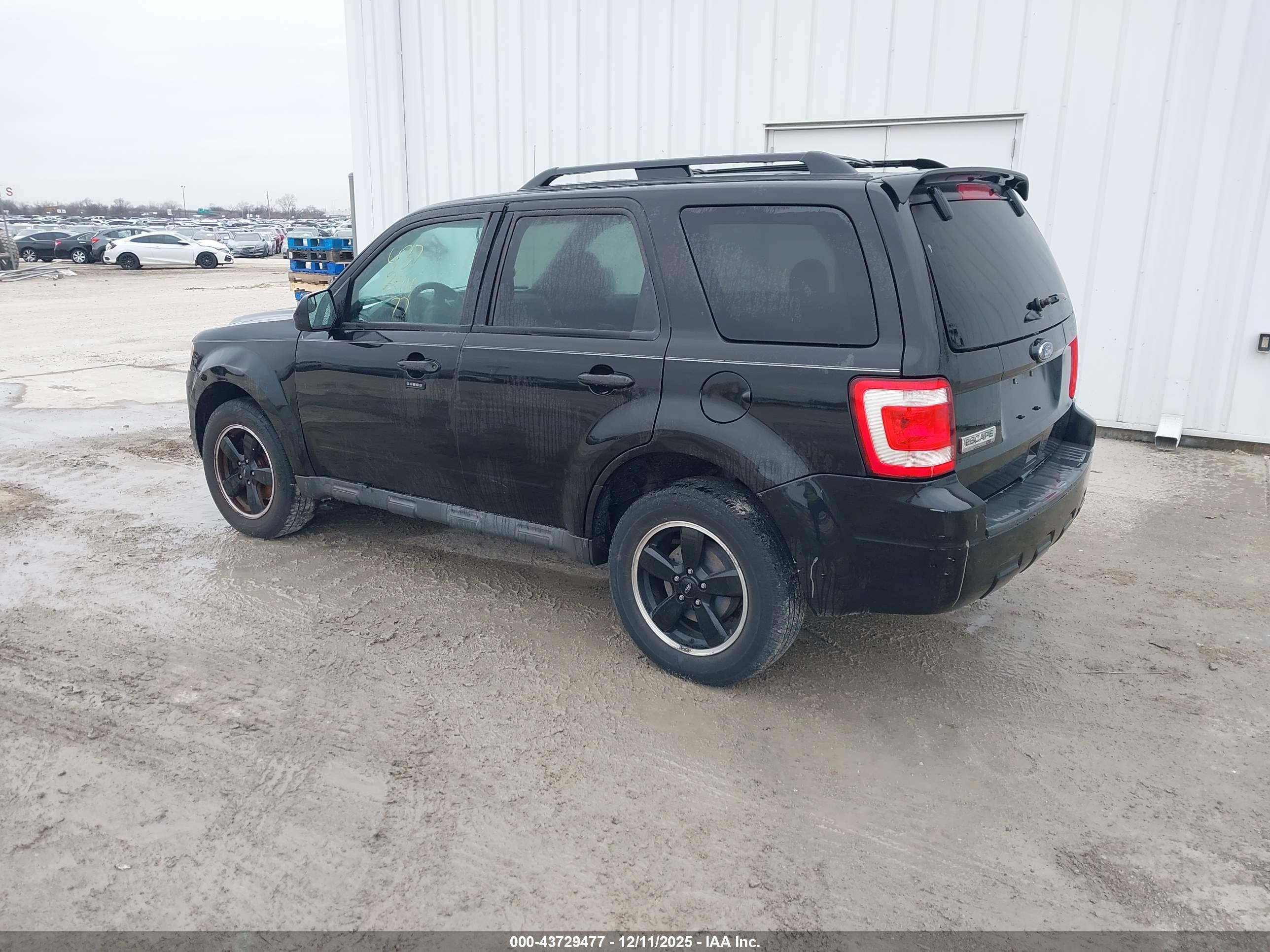 FORD ESCAPE image 3