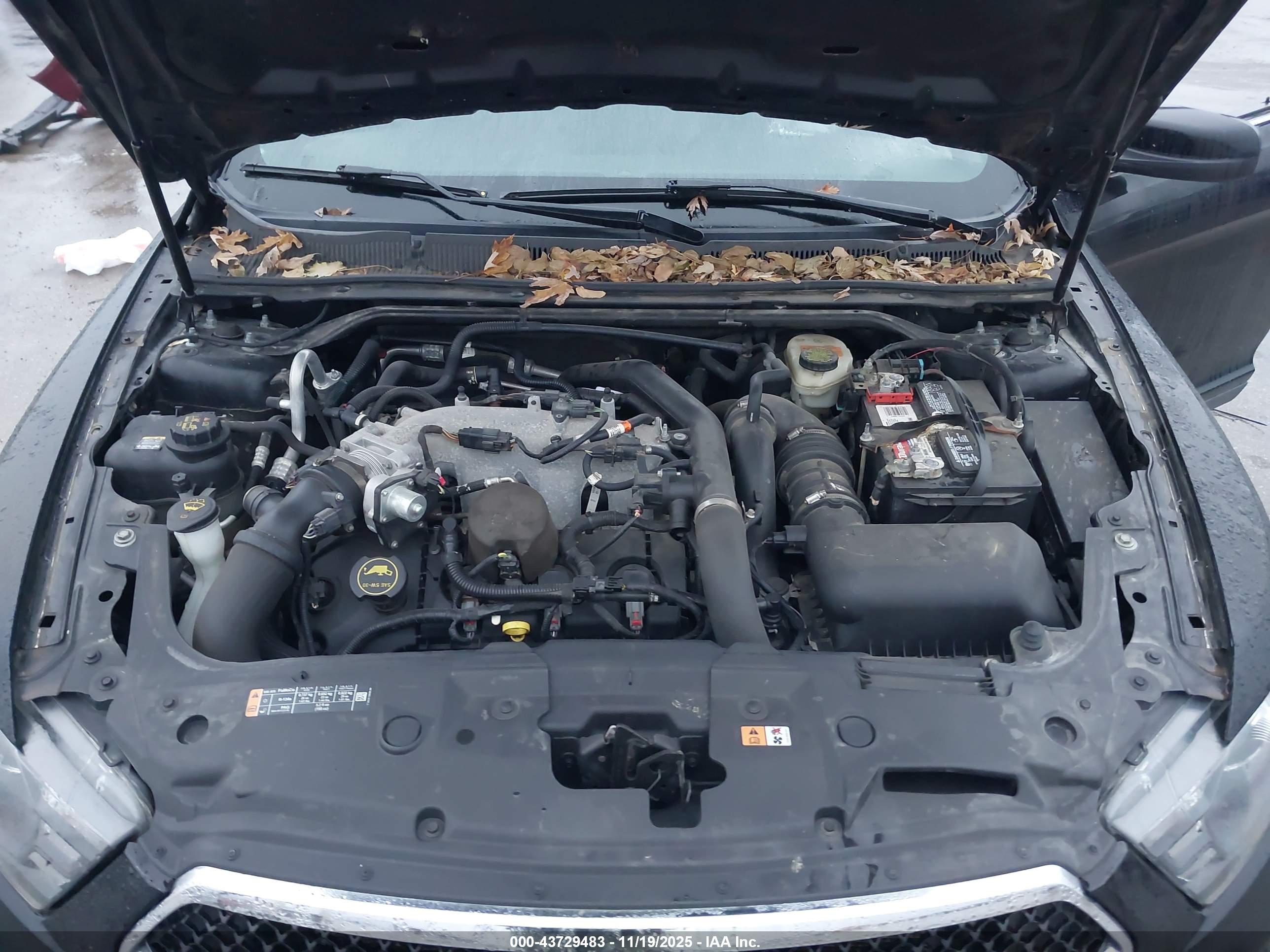 FORD TAURUS image 10