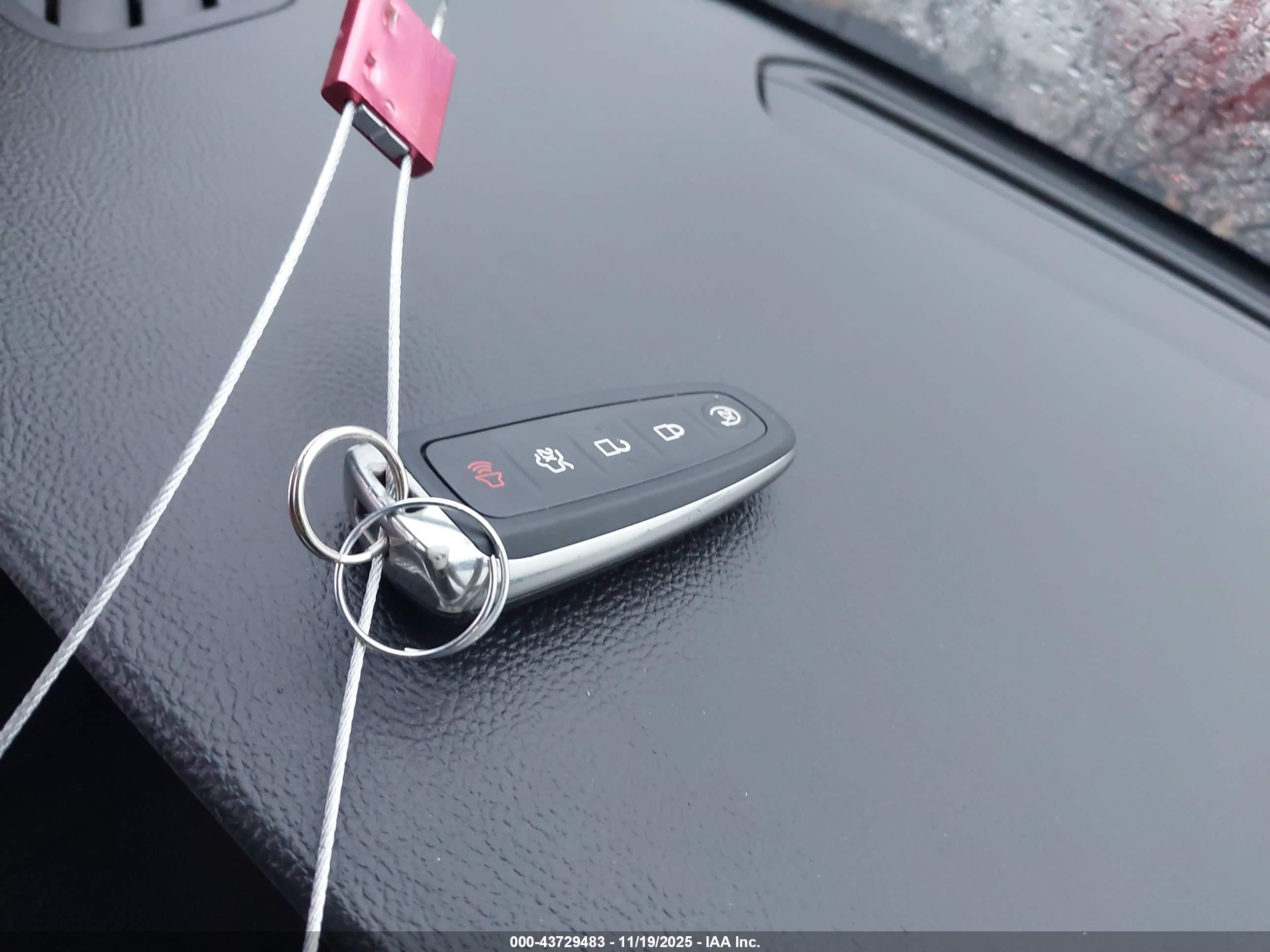 FORD TAURUS image 11