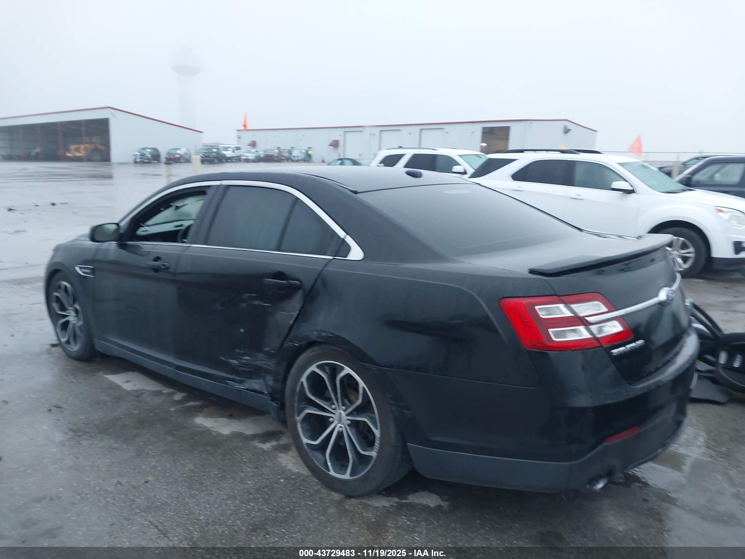 FORD TAURUS image 3