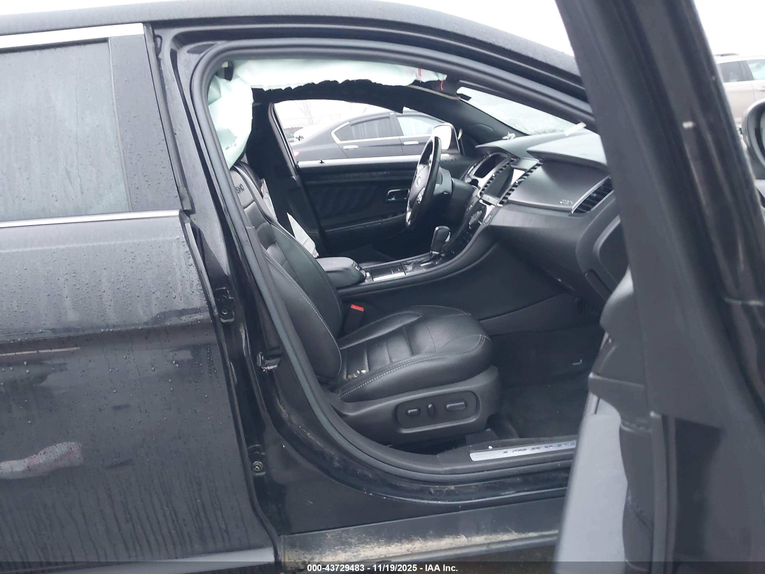 FORD TAURUS image 5