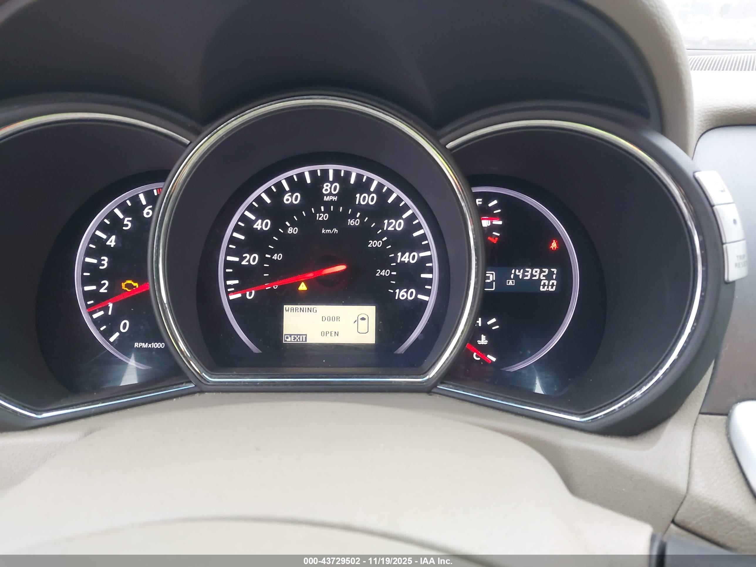 NISSAN MURANO image 7