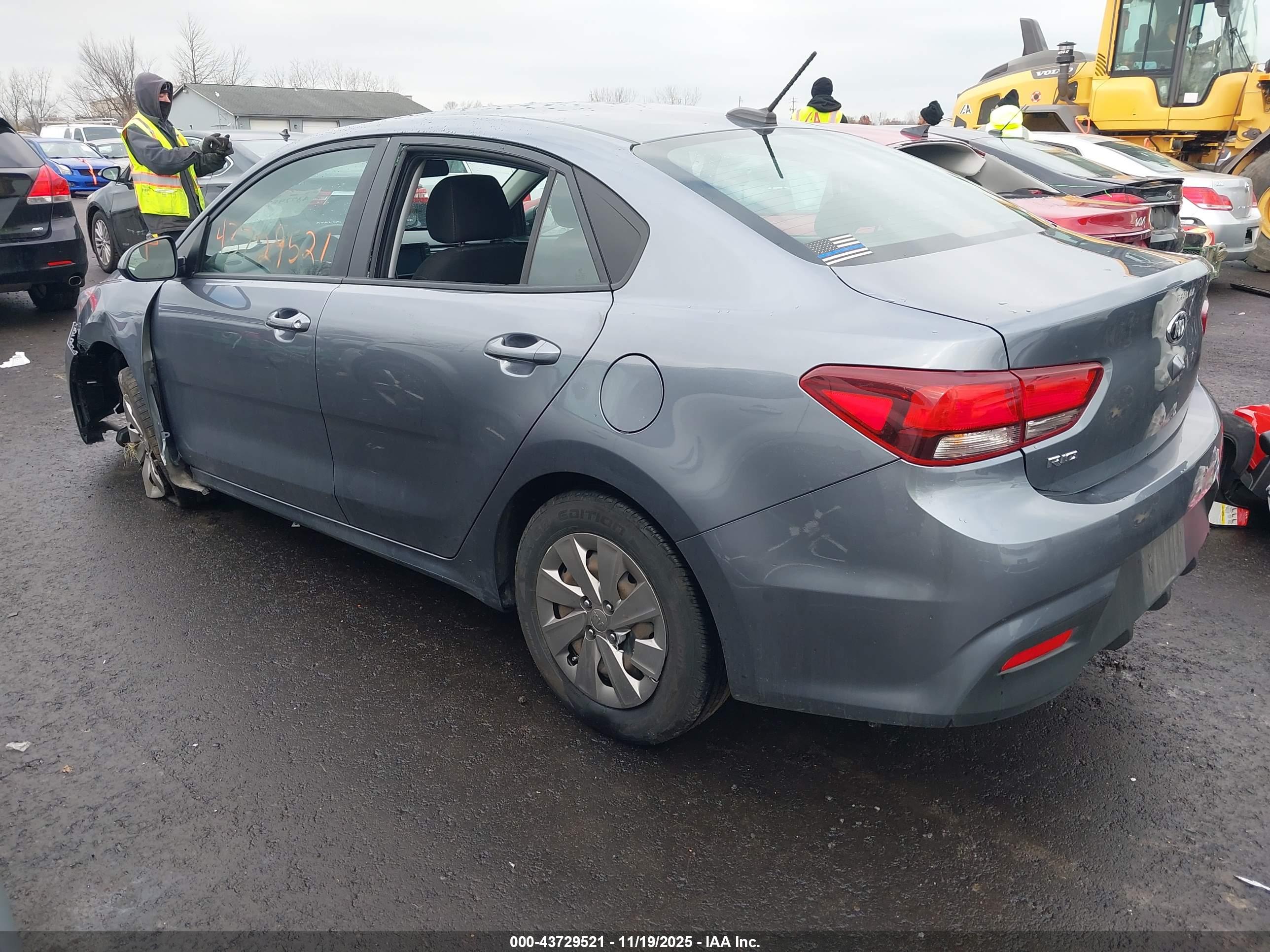 KIA RIO image 3