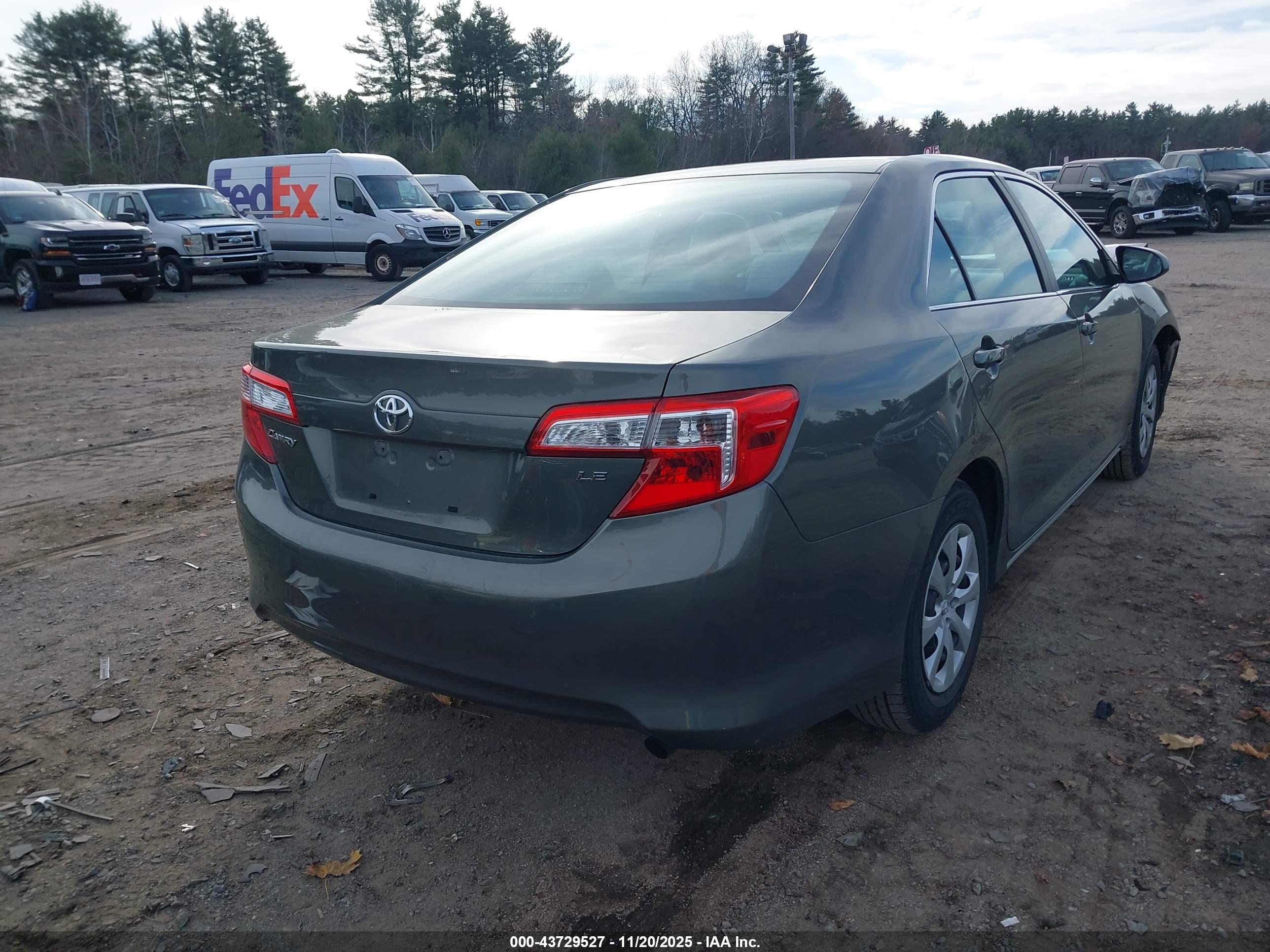 TOYOTA CAMRY image 4