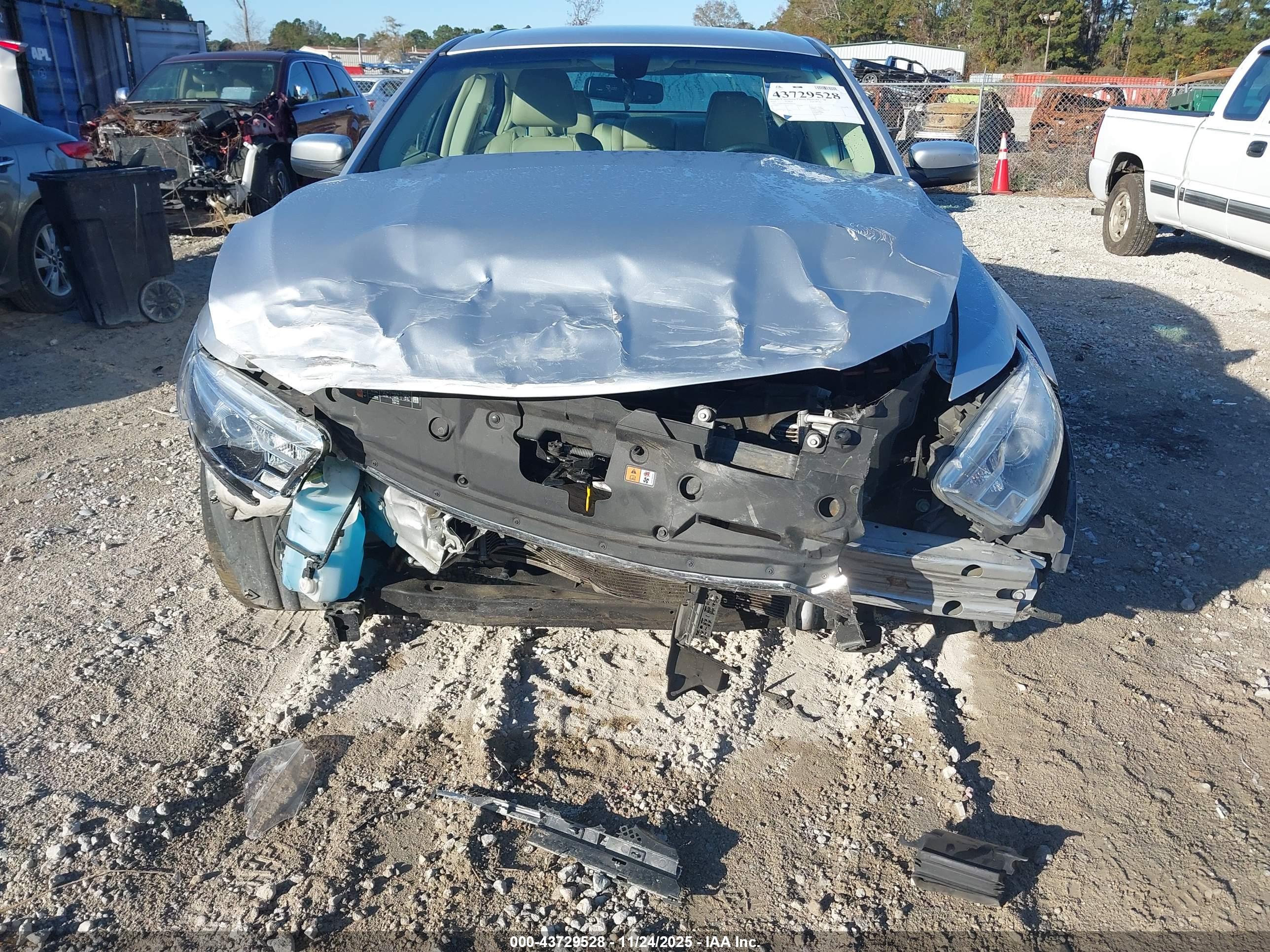 FORD TAURUS image 6