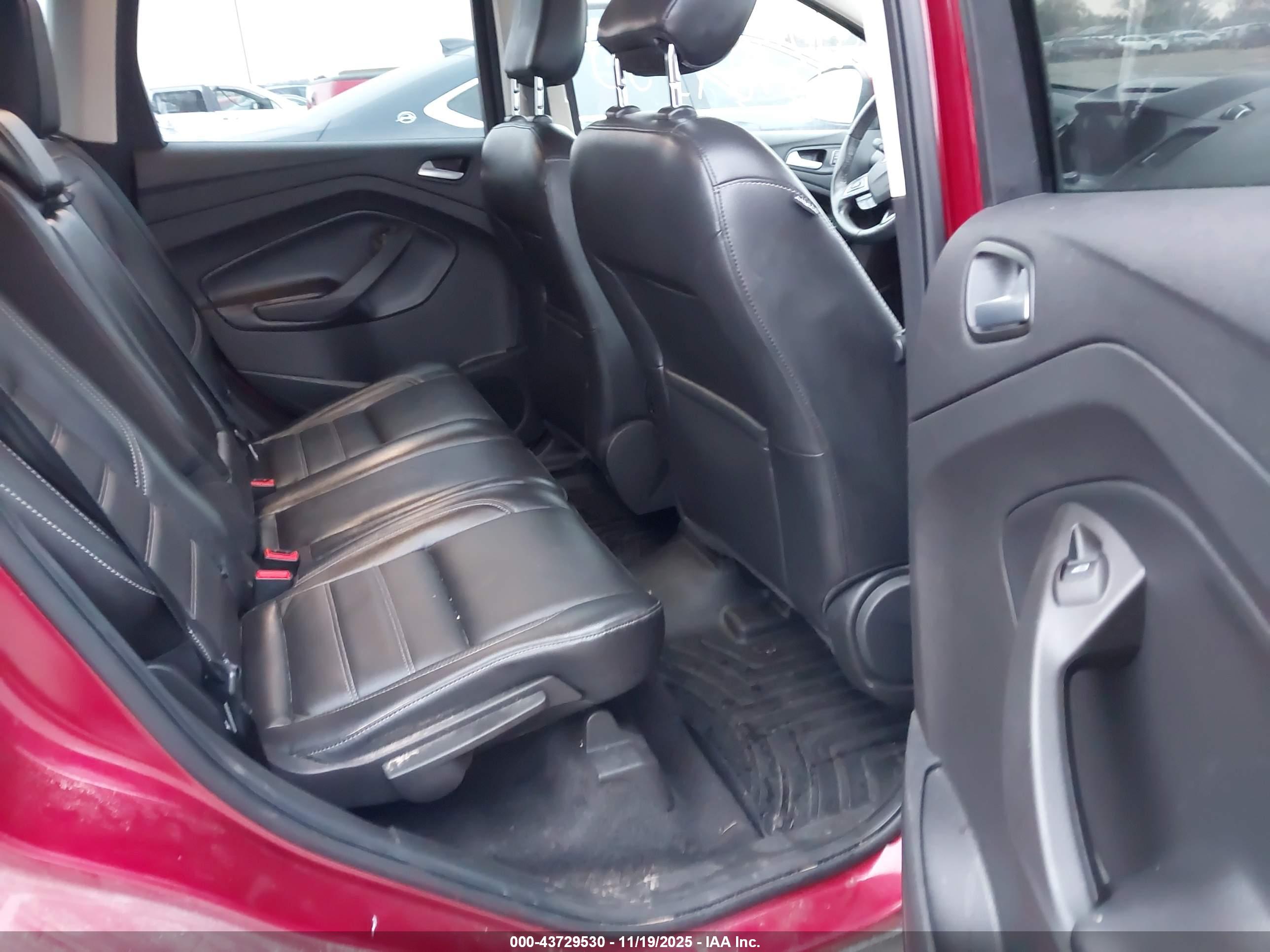 FORD ESCAPE image 8
