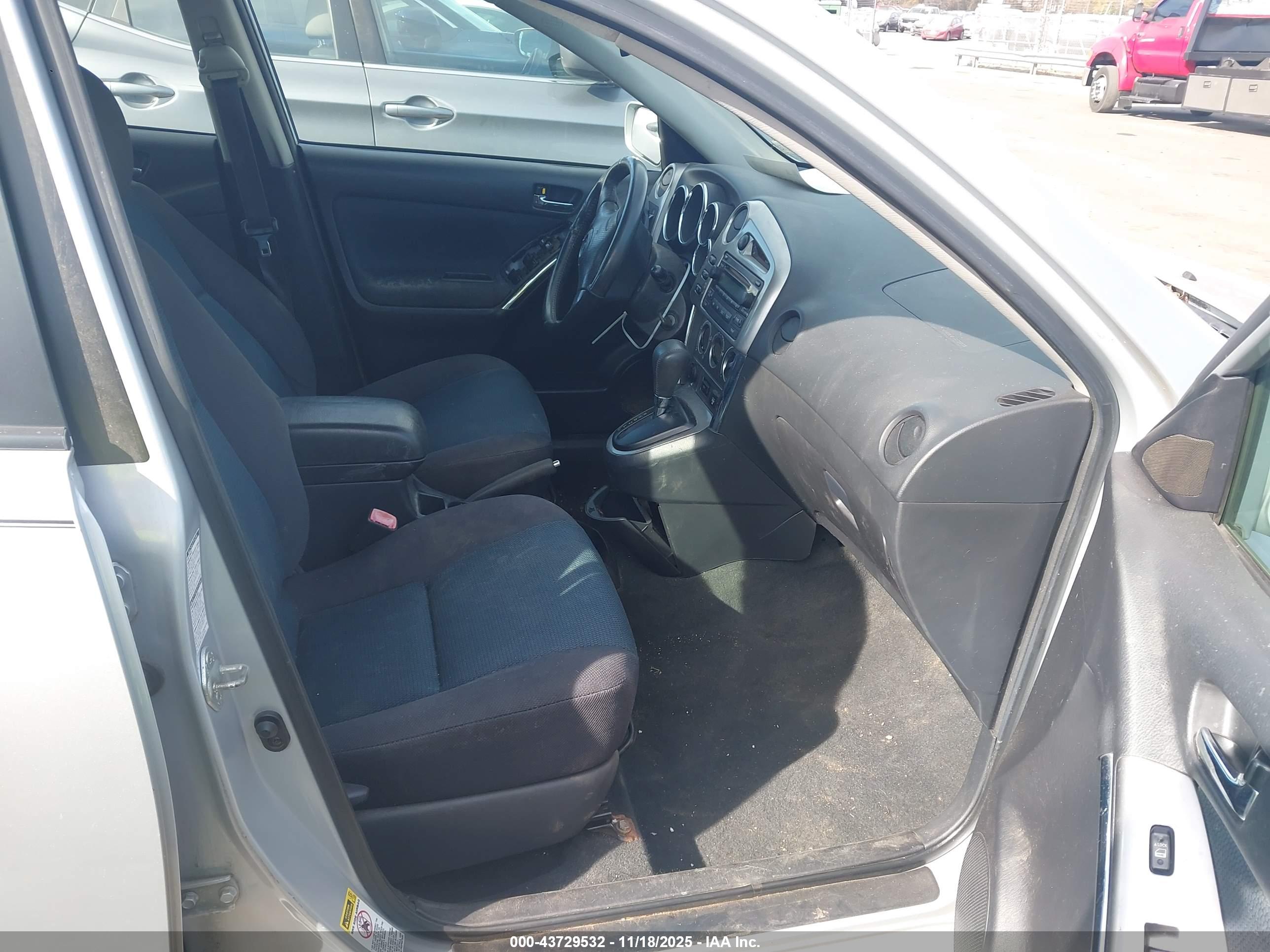 TOYOTA MATRIX image 5