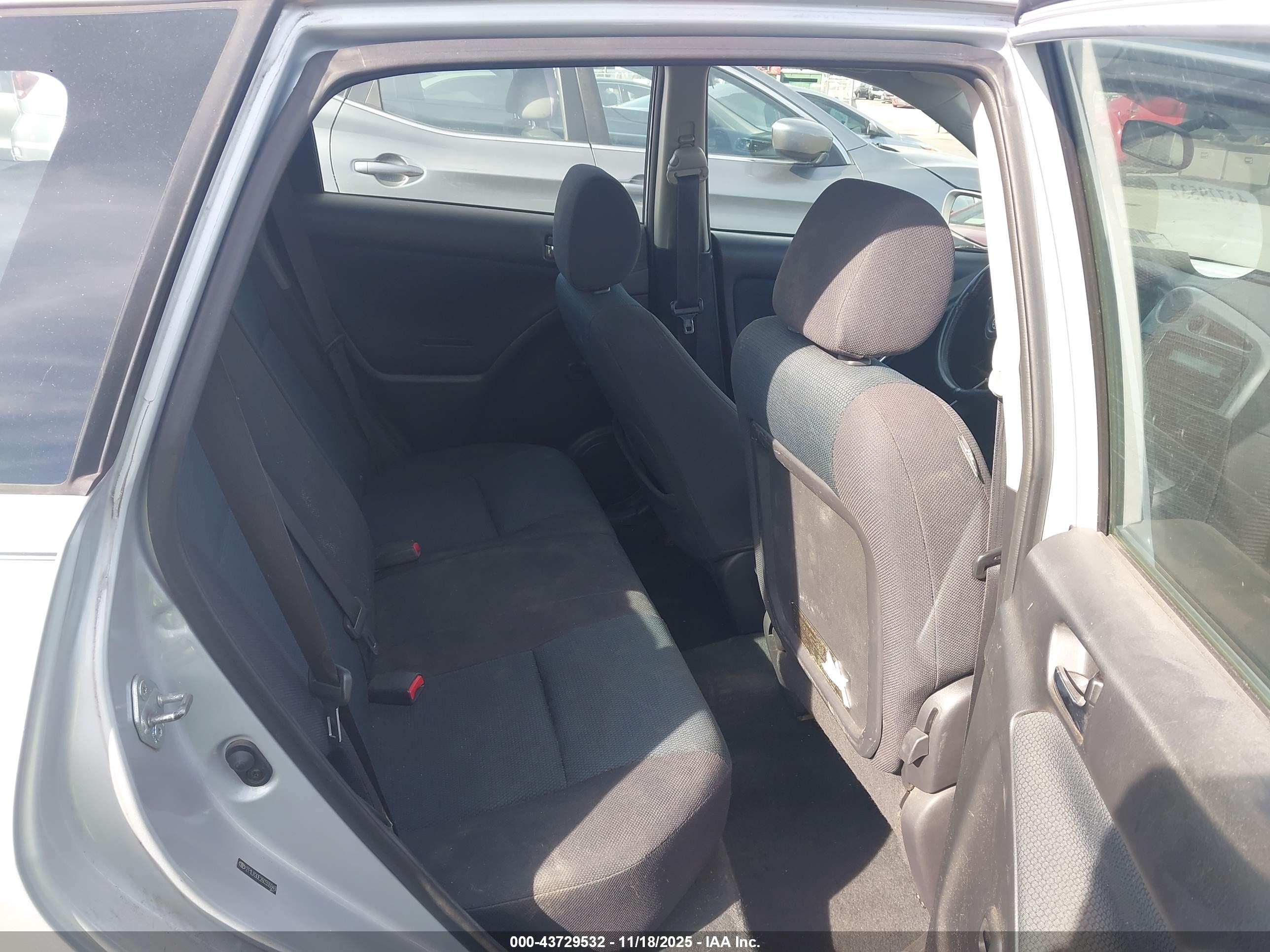 TOYOTA MATRIX image 8