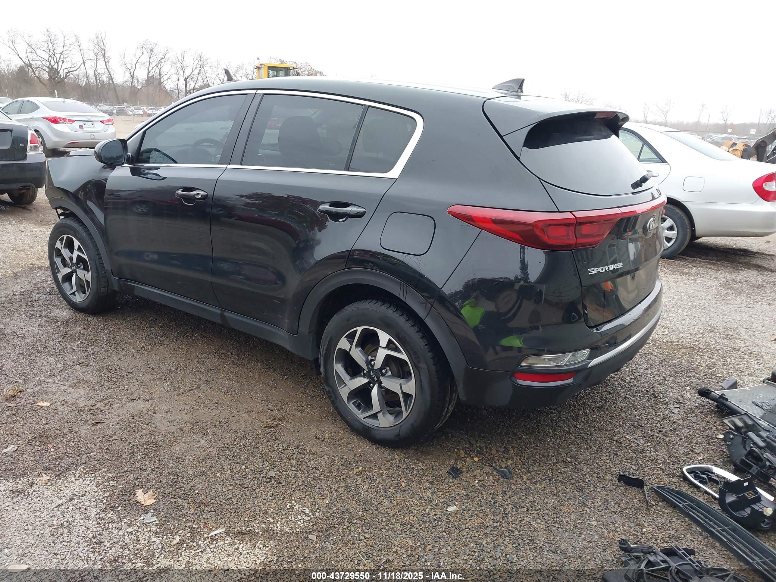 KIA SPORTAGE image 3