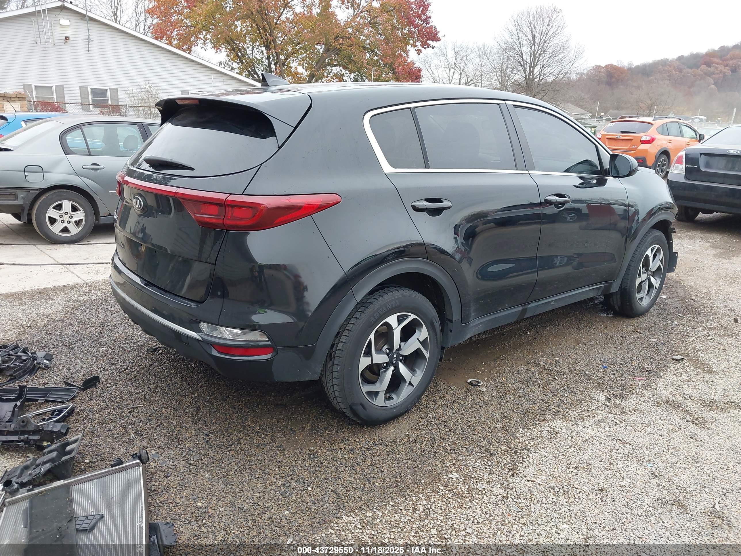 KIA SPORTAGE image 4
