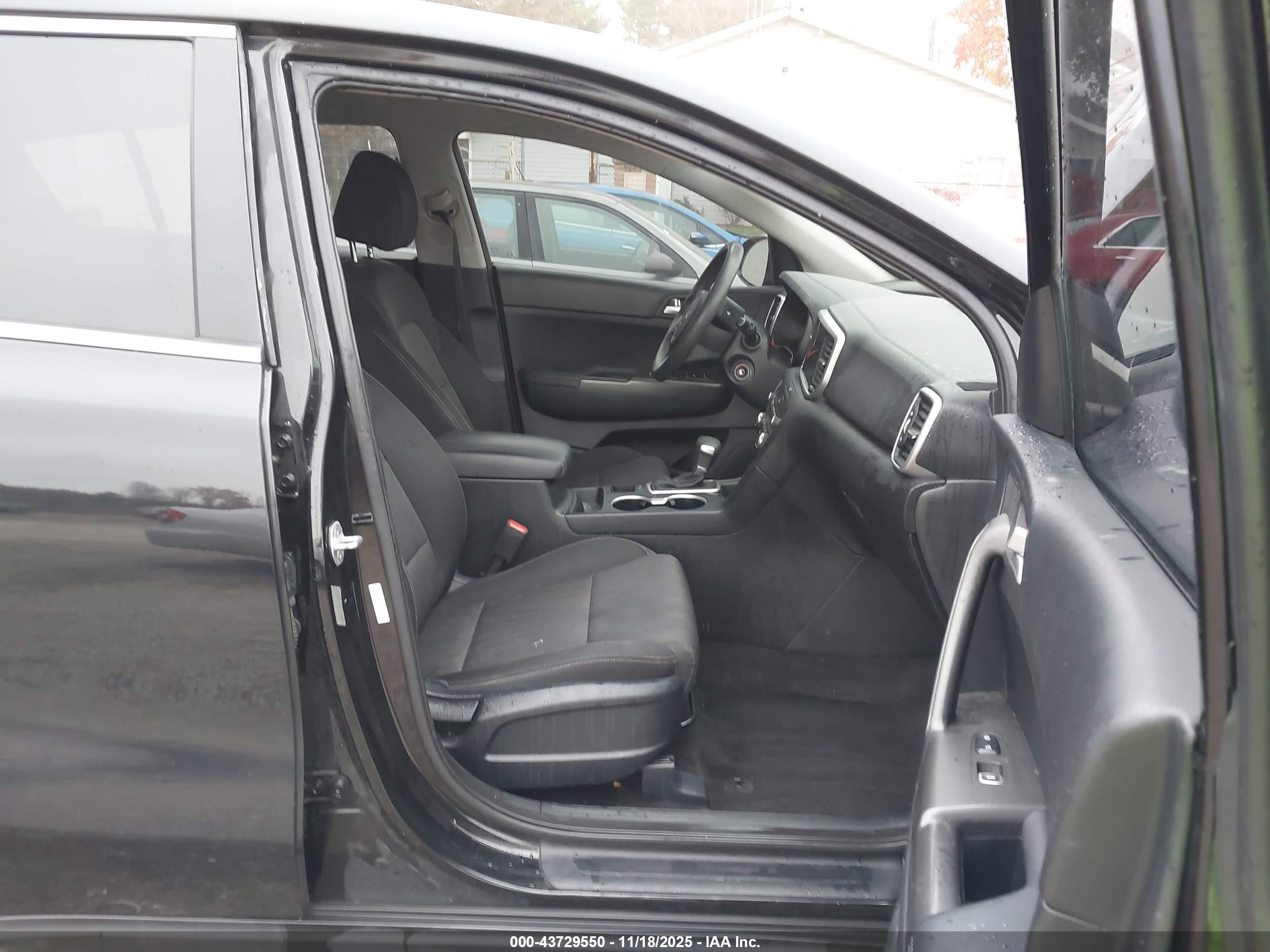 KIA SPORTAGE image 5