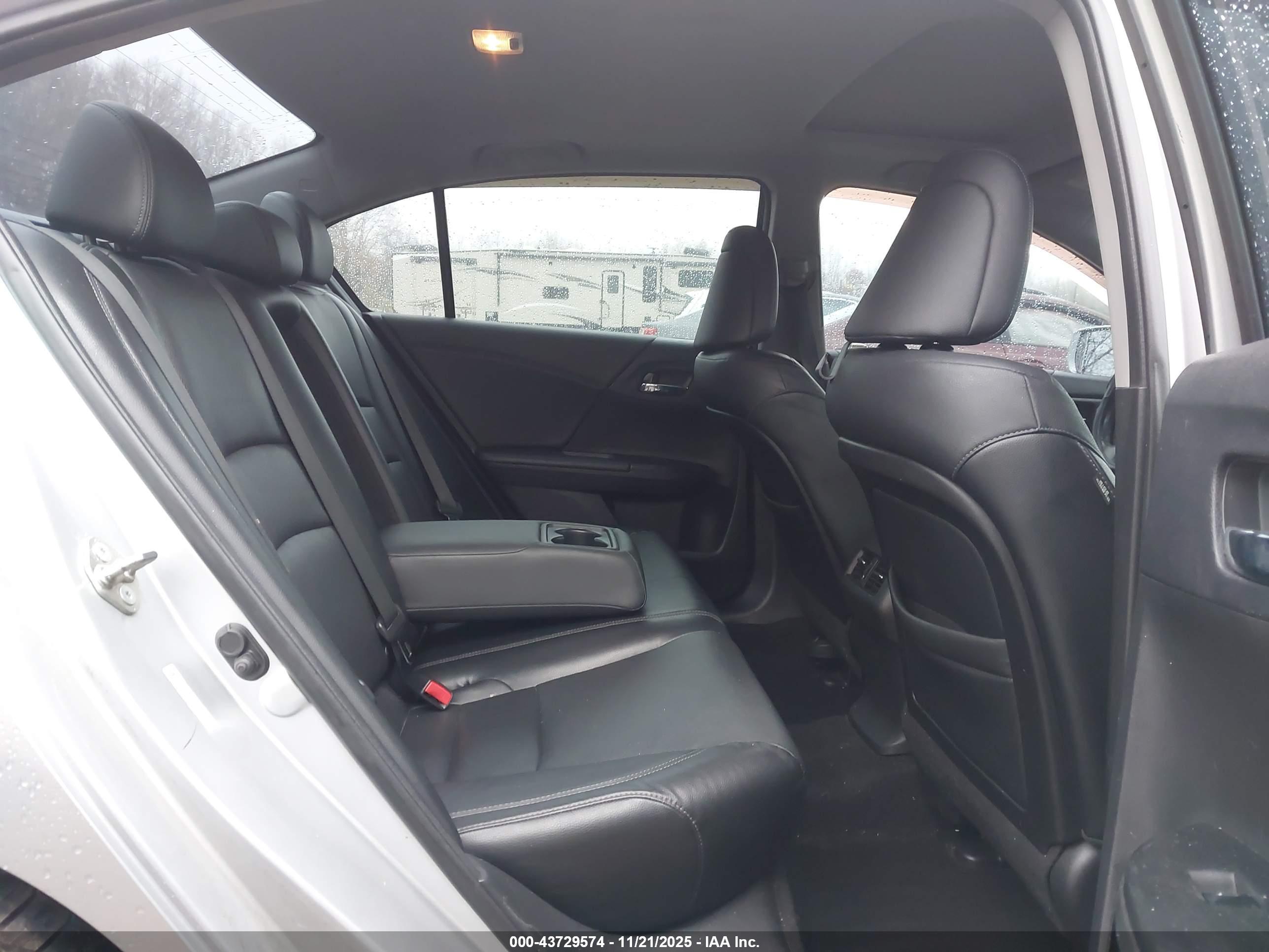 HONDA ACCORD image 8