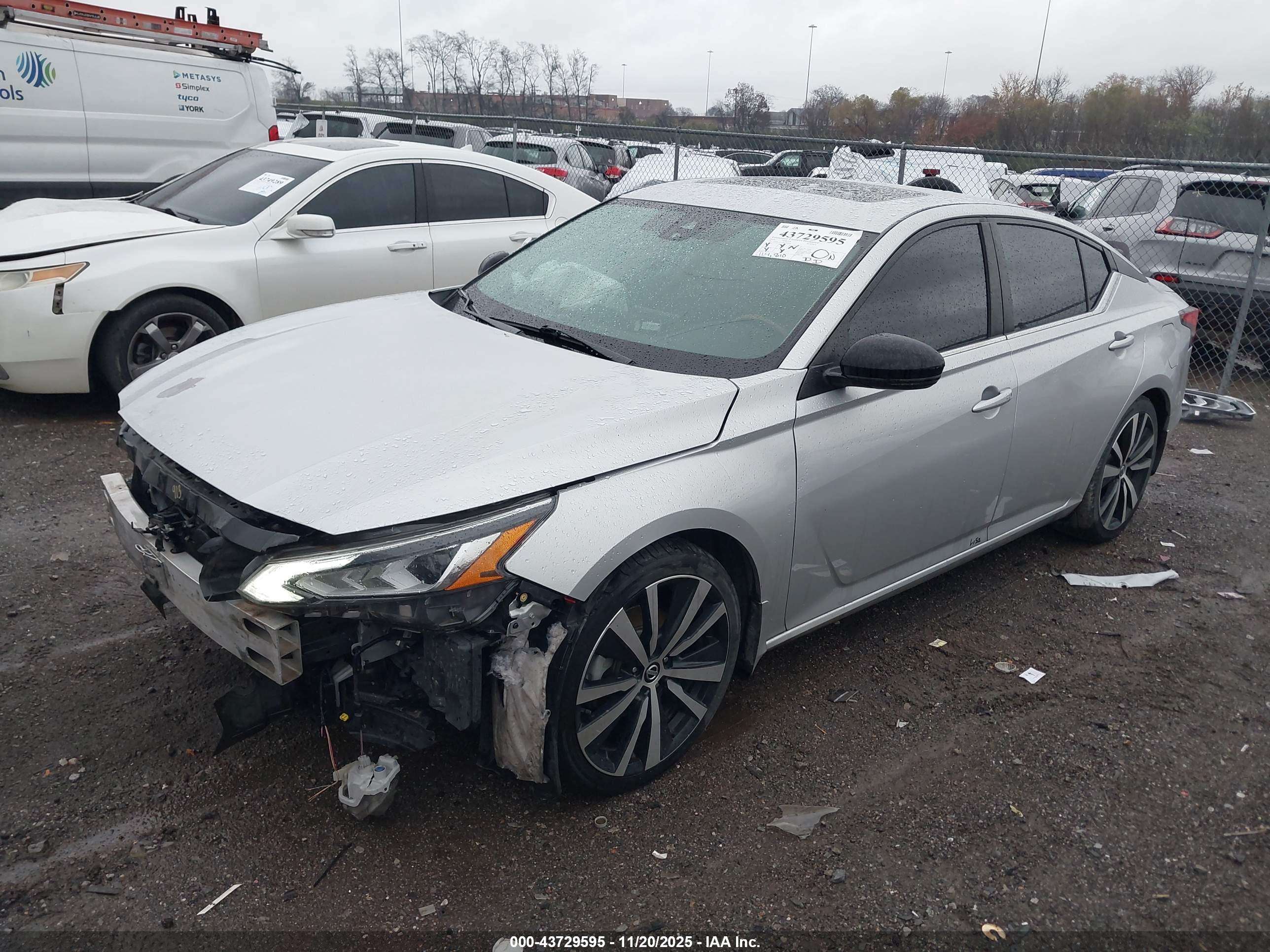 NISSAN ALTIMA image 2