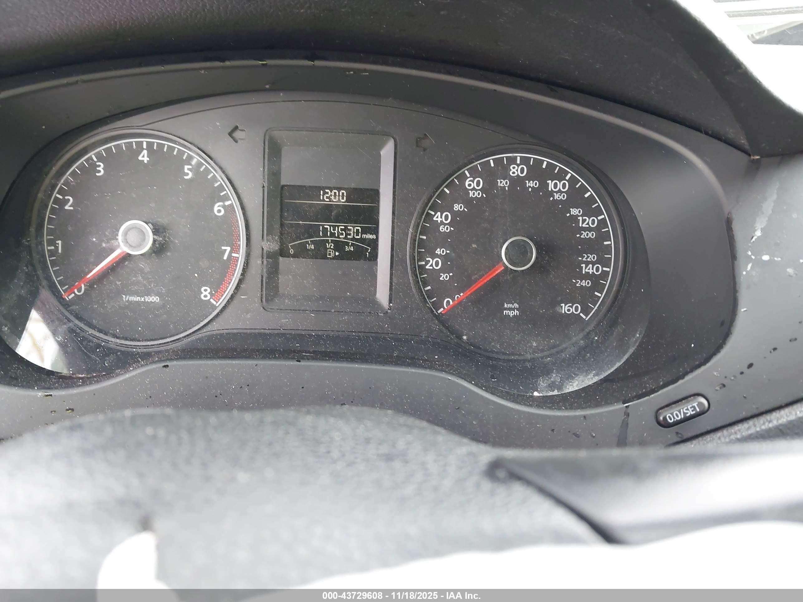 VOLKSWAGEN JETTA image 7
