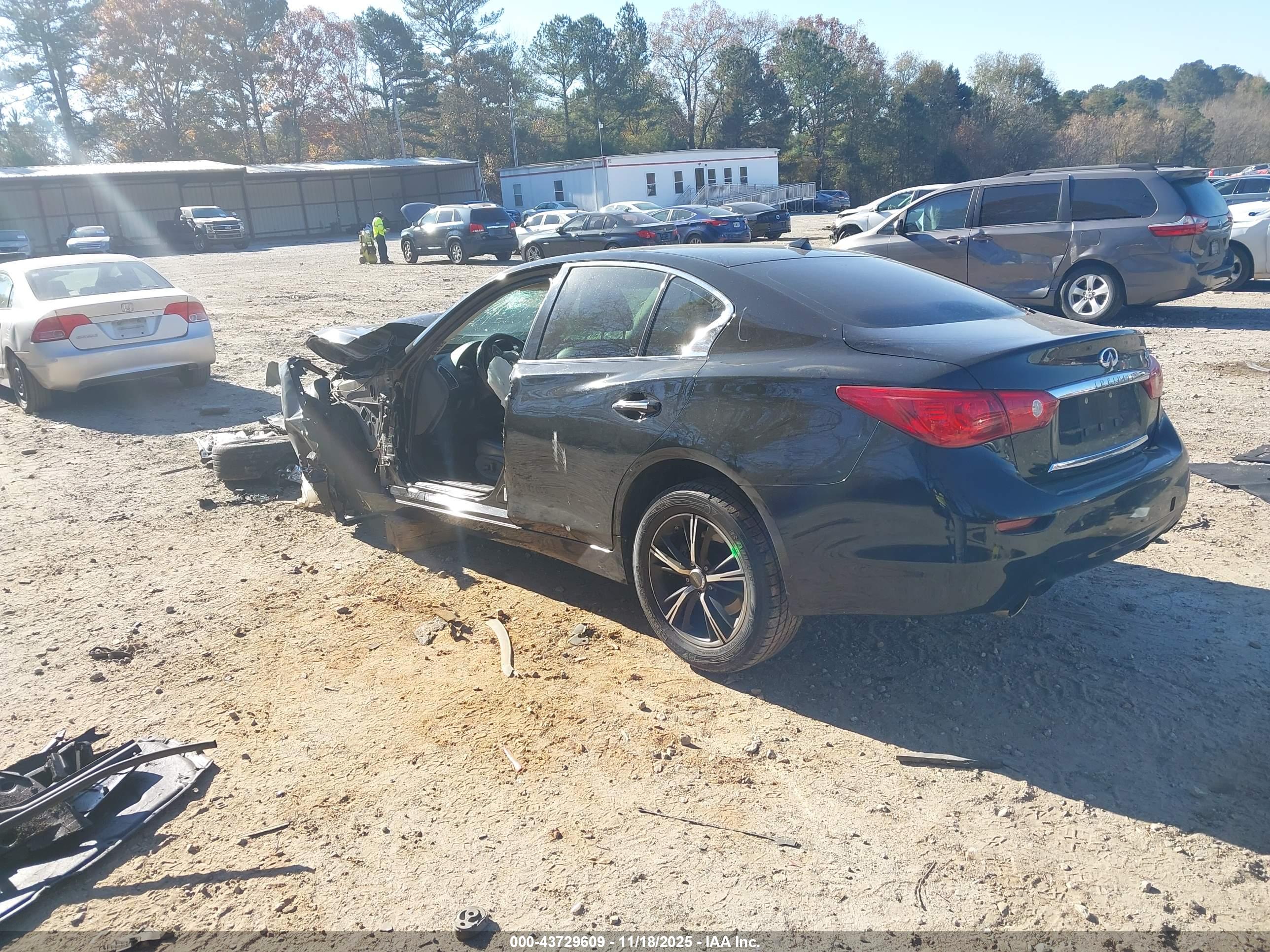 INFINITI Q50 image 3