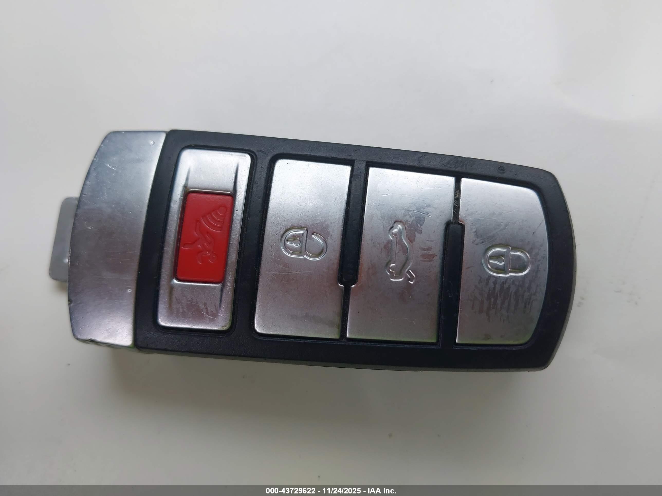 VOLKSWAGEN CC image 11