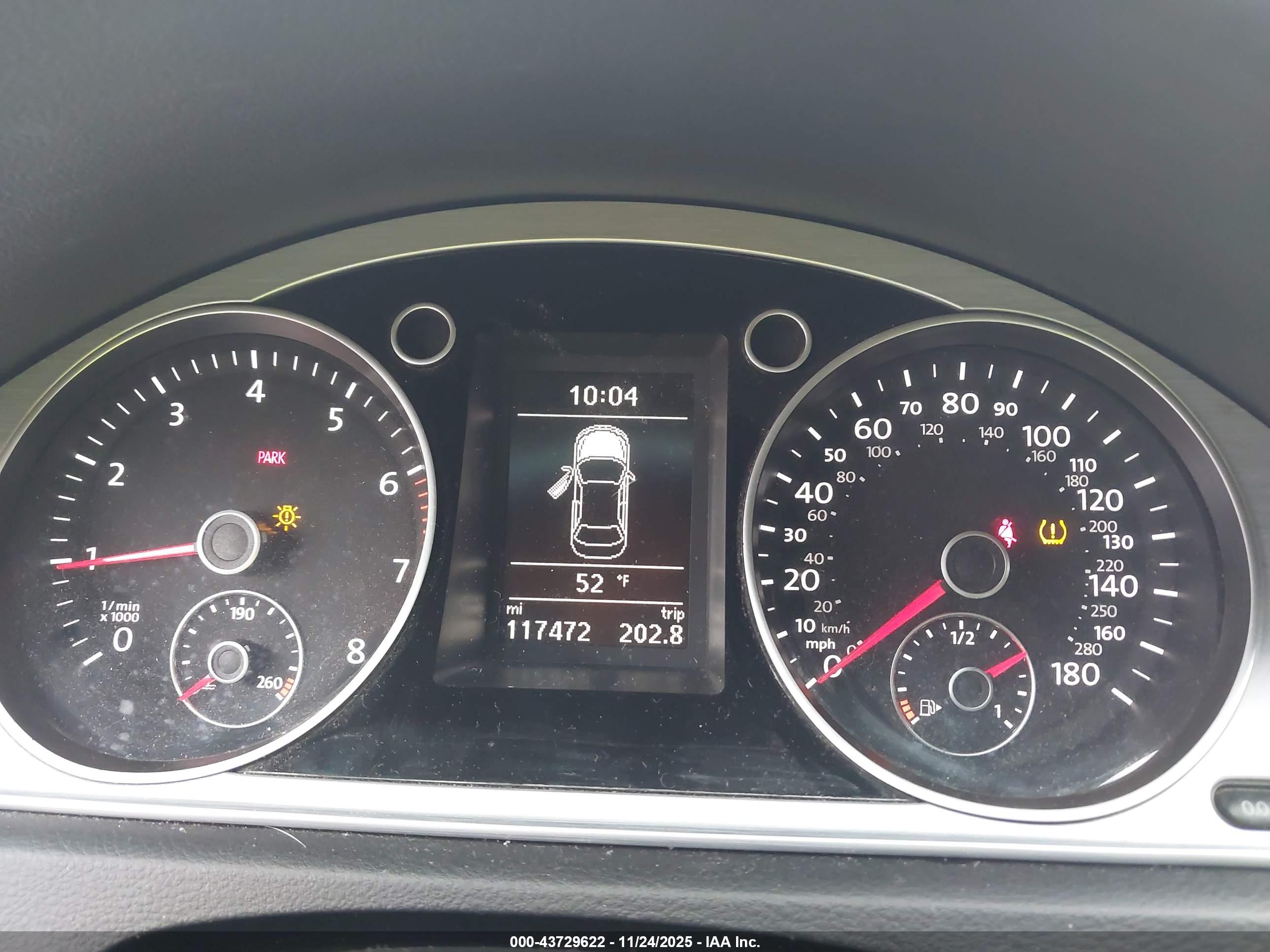 VOLKSWAGEN CC image 7