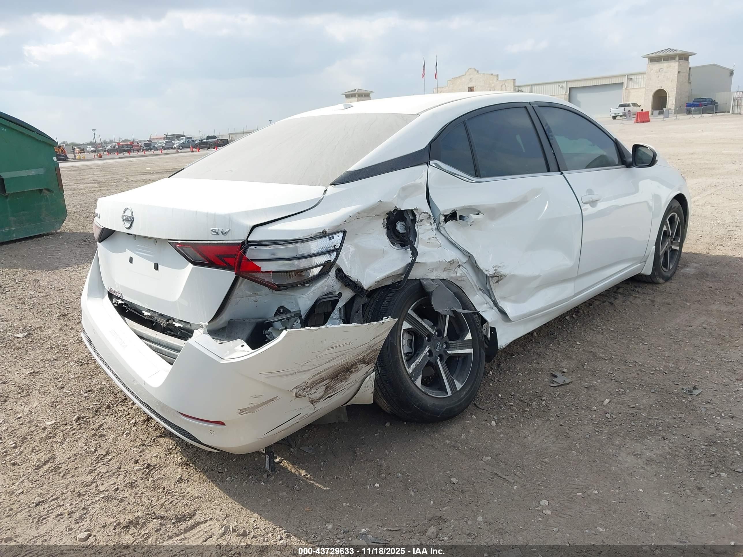 NISSAN SENTRA image 4
